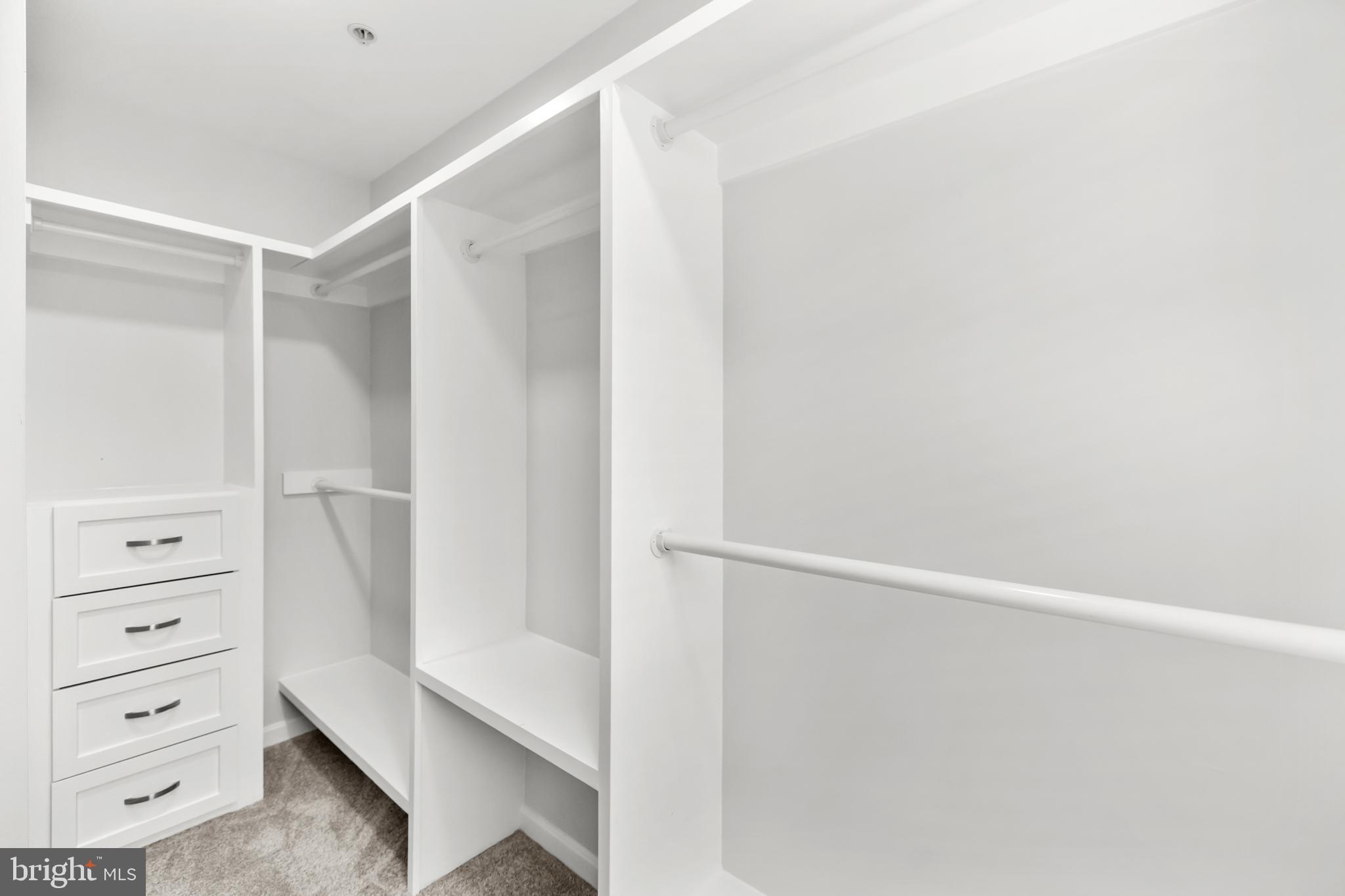 CAMERON STATION - Residential