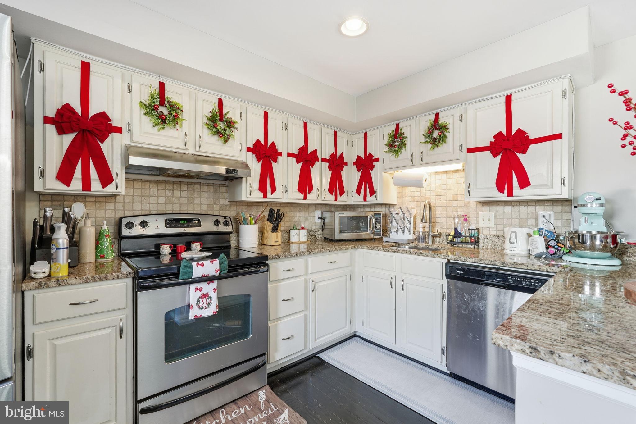 6311 BETSY ROSS COURT