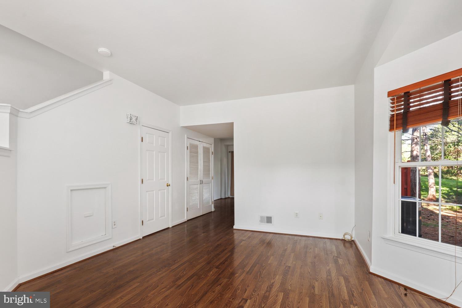 ASHBURN VILLAGE - Residential