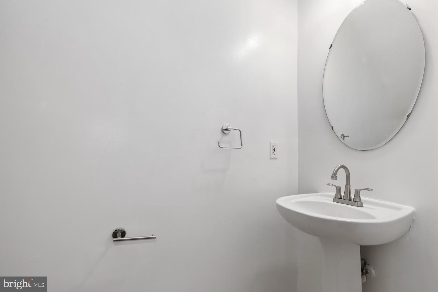 ASHBURN VILLAGE - Residential