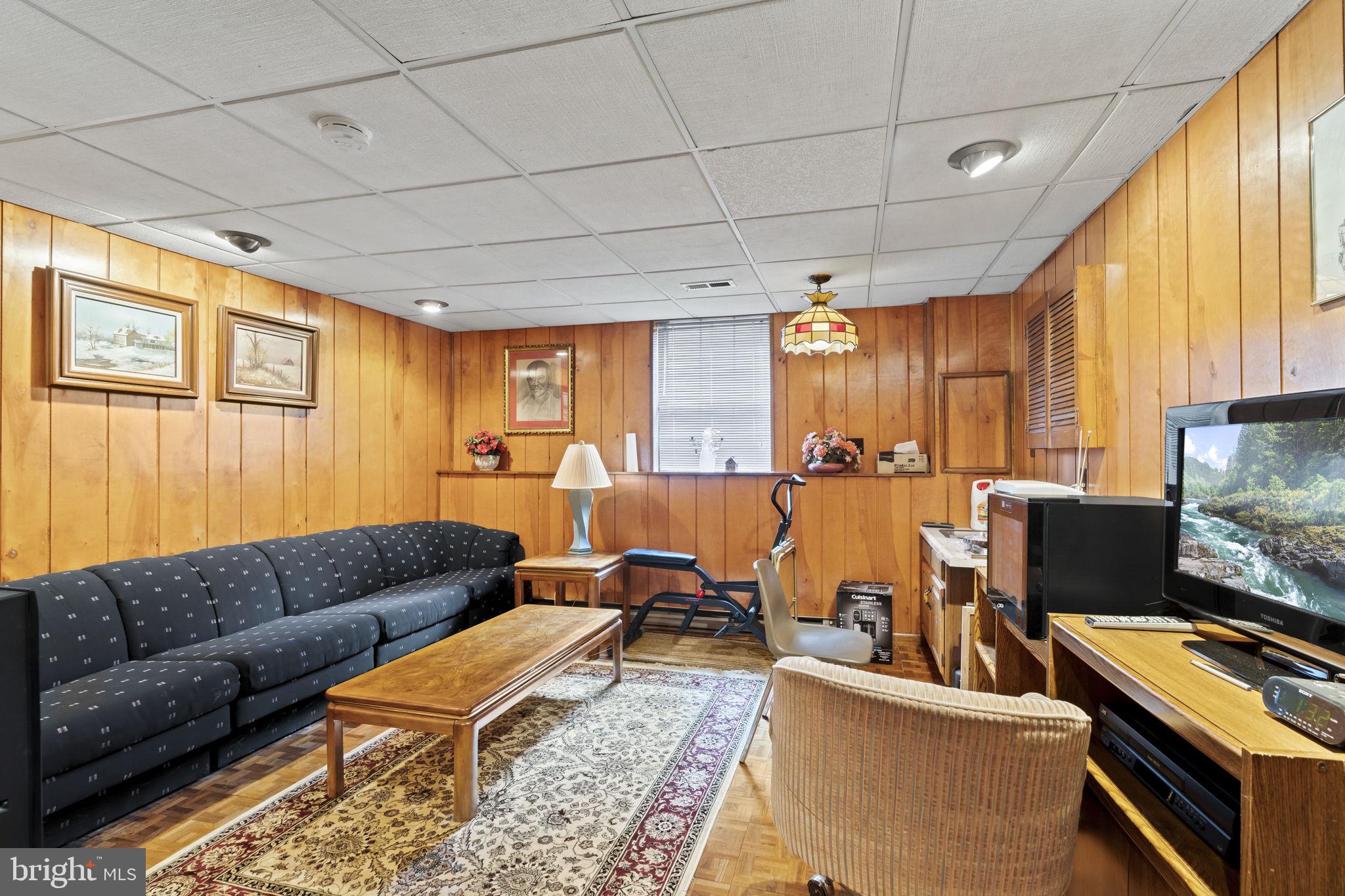 ROXBOROUGH - Residential