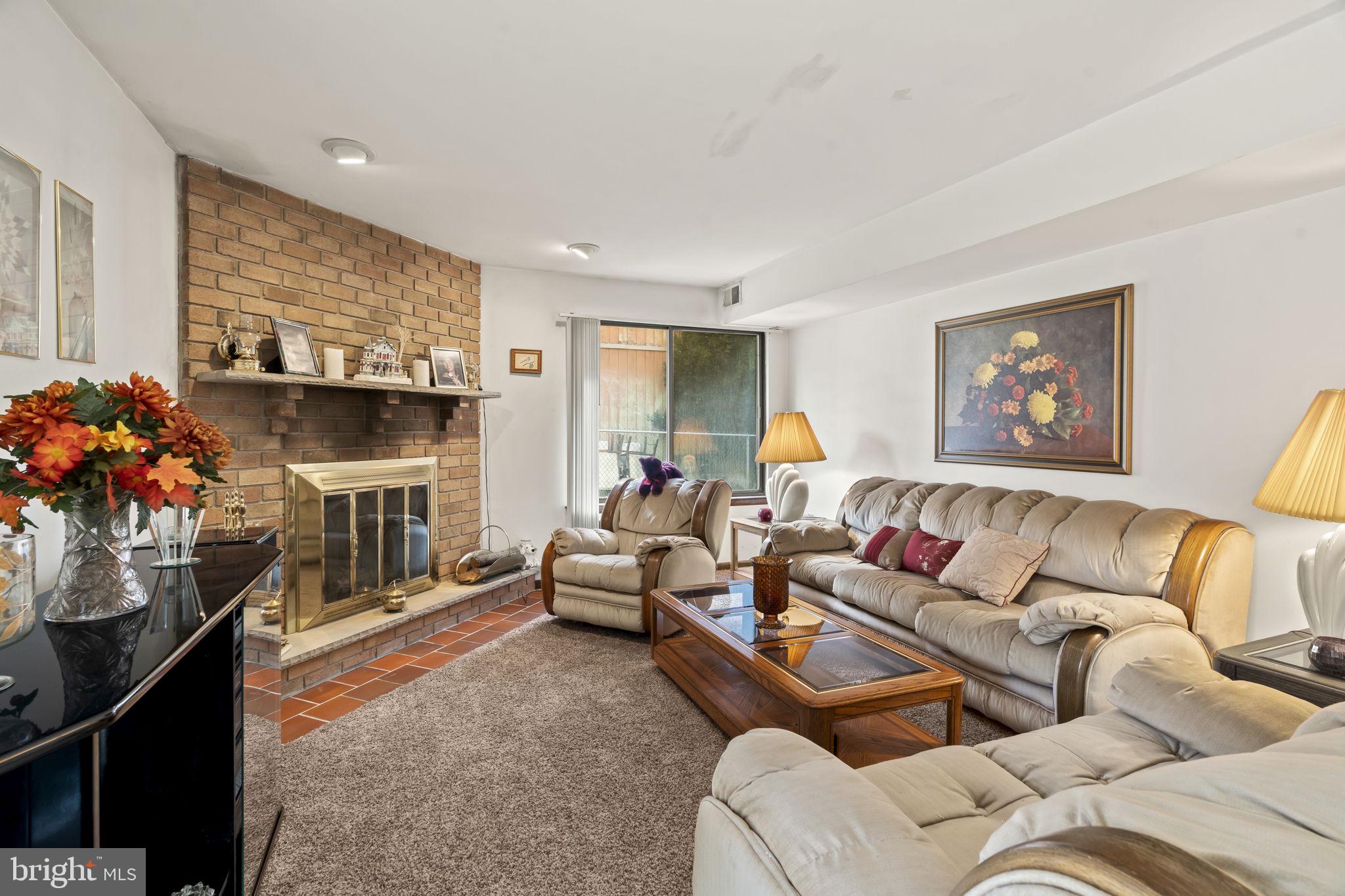 ROXBOROUGH - Residential