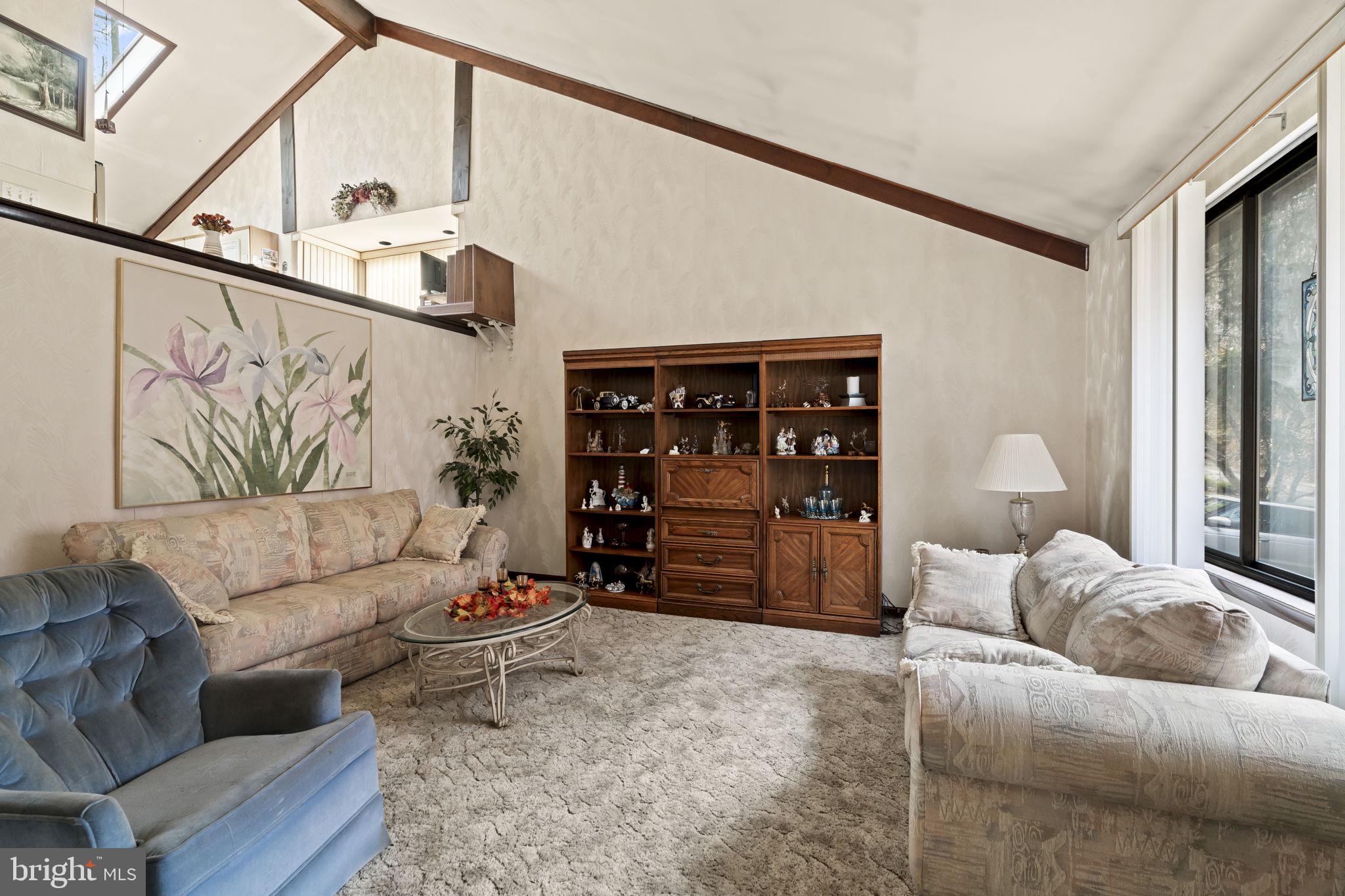 ROXBOROUGH - Residential