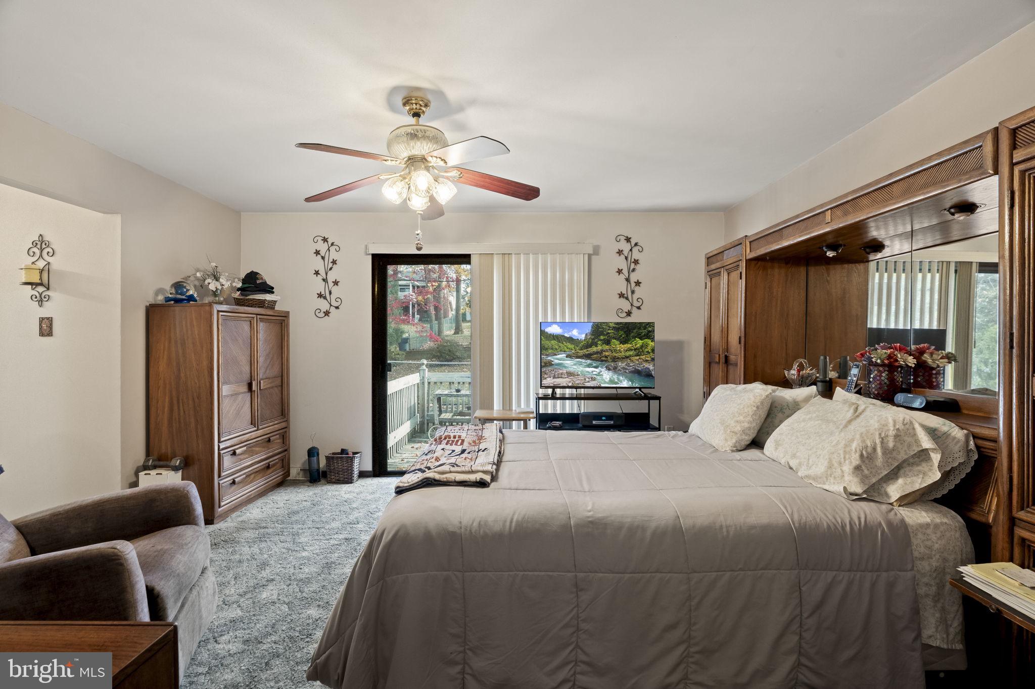 ROXBOROUGH - Residential