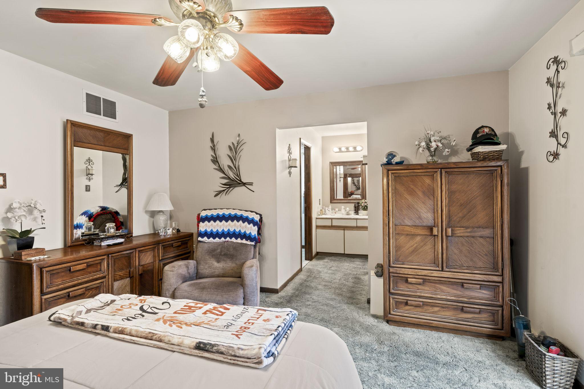 ROXBOROUGH - Residential