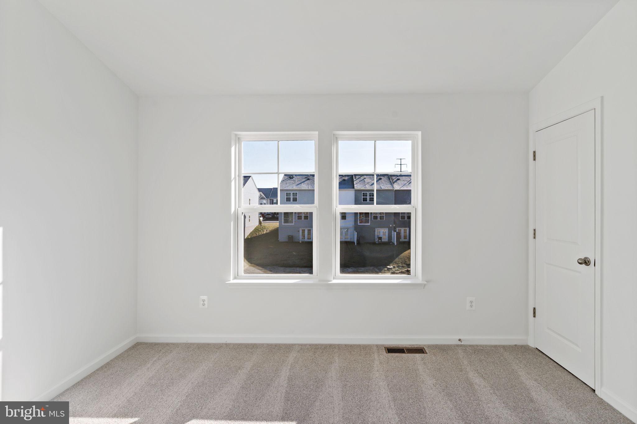 WHISPERING PINES - Residential