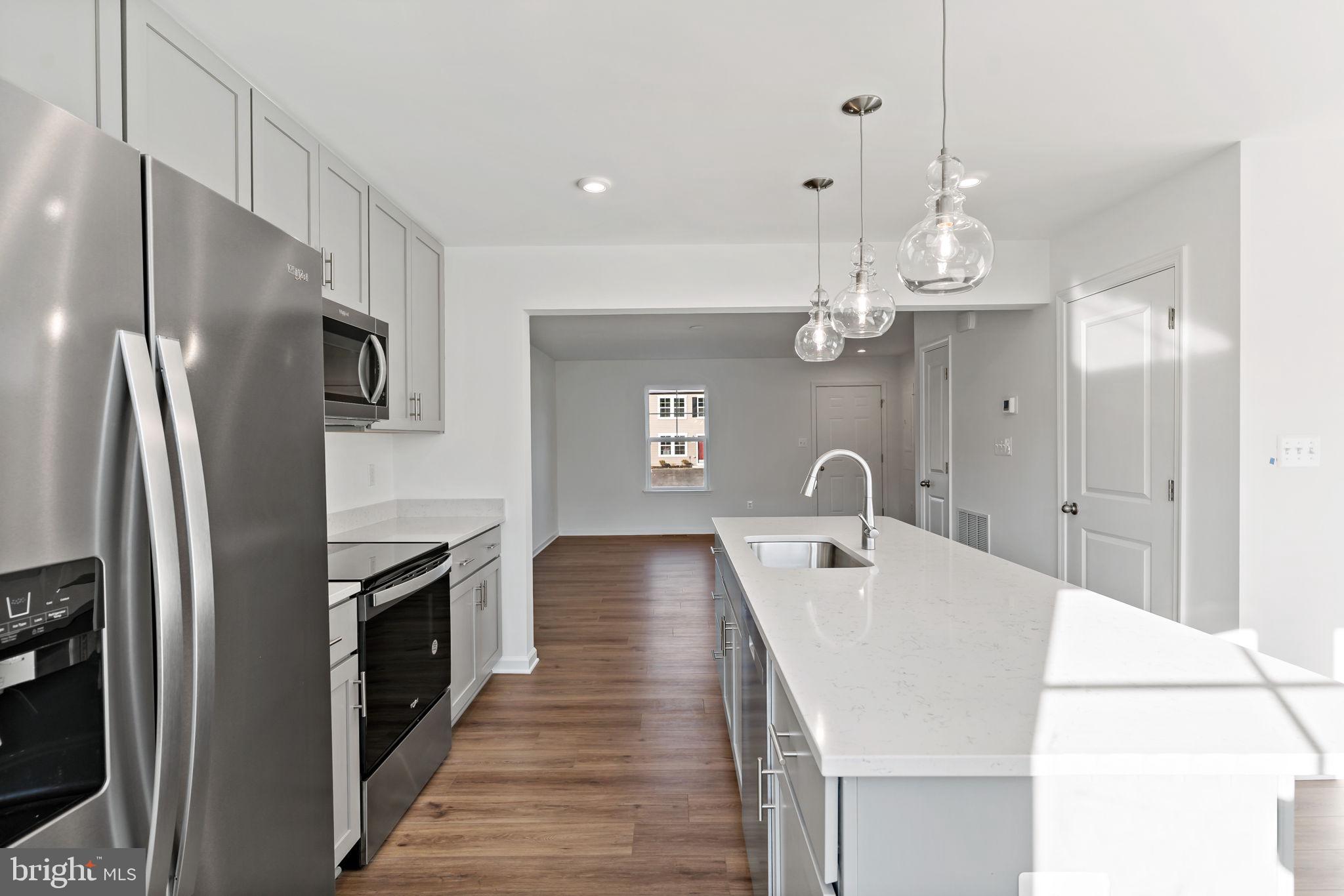 WHISPERING PINES - Residential