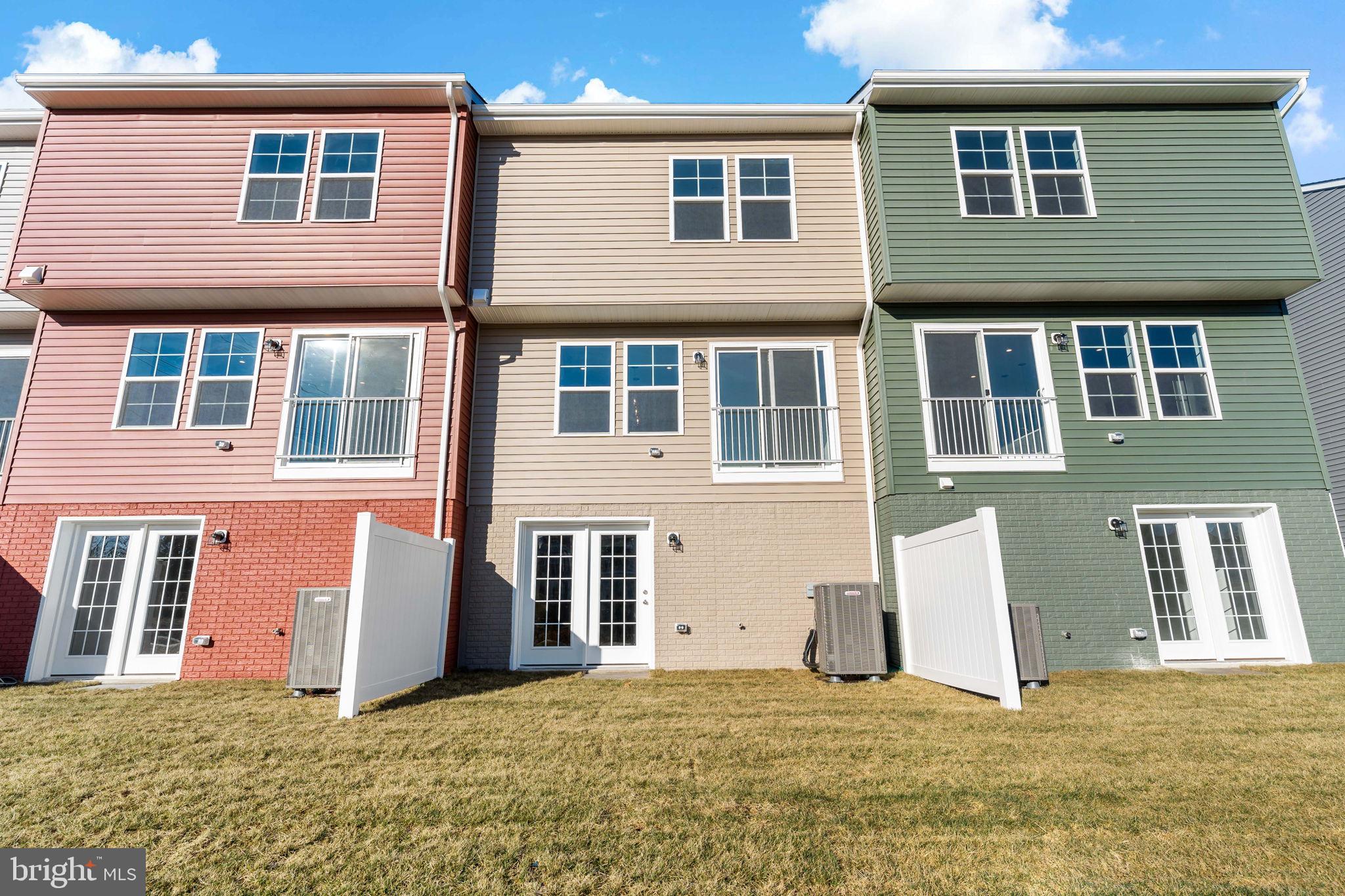 WHISPERING PINES - Residential