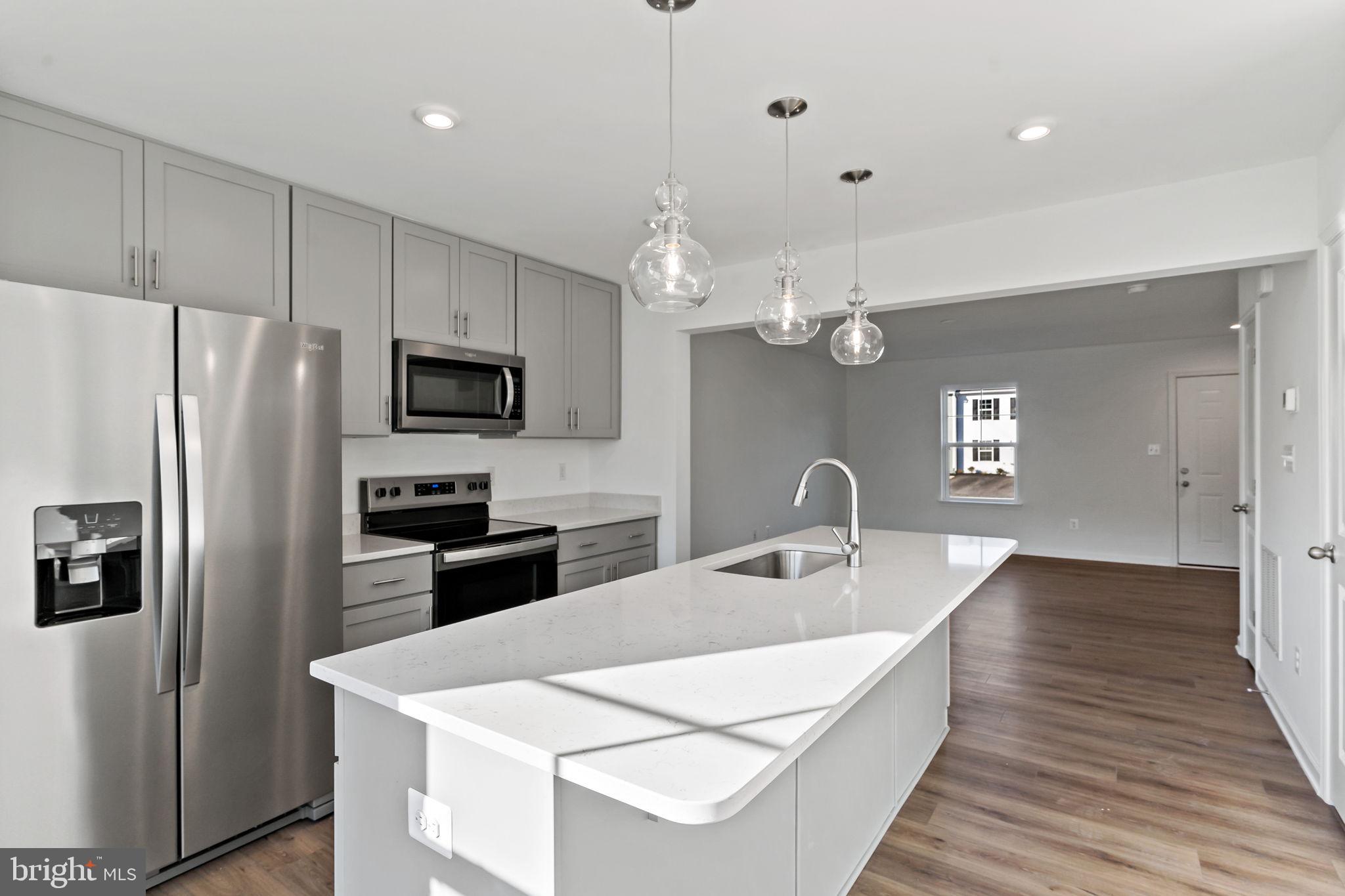 WHISPERING PINES - Residential