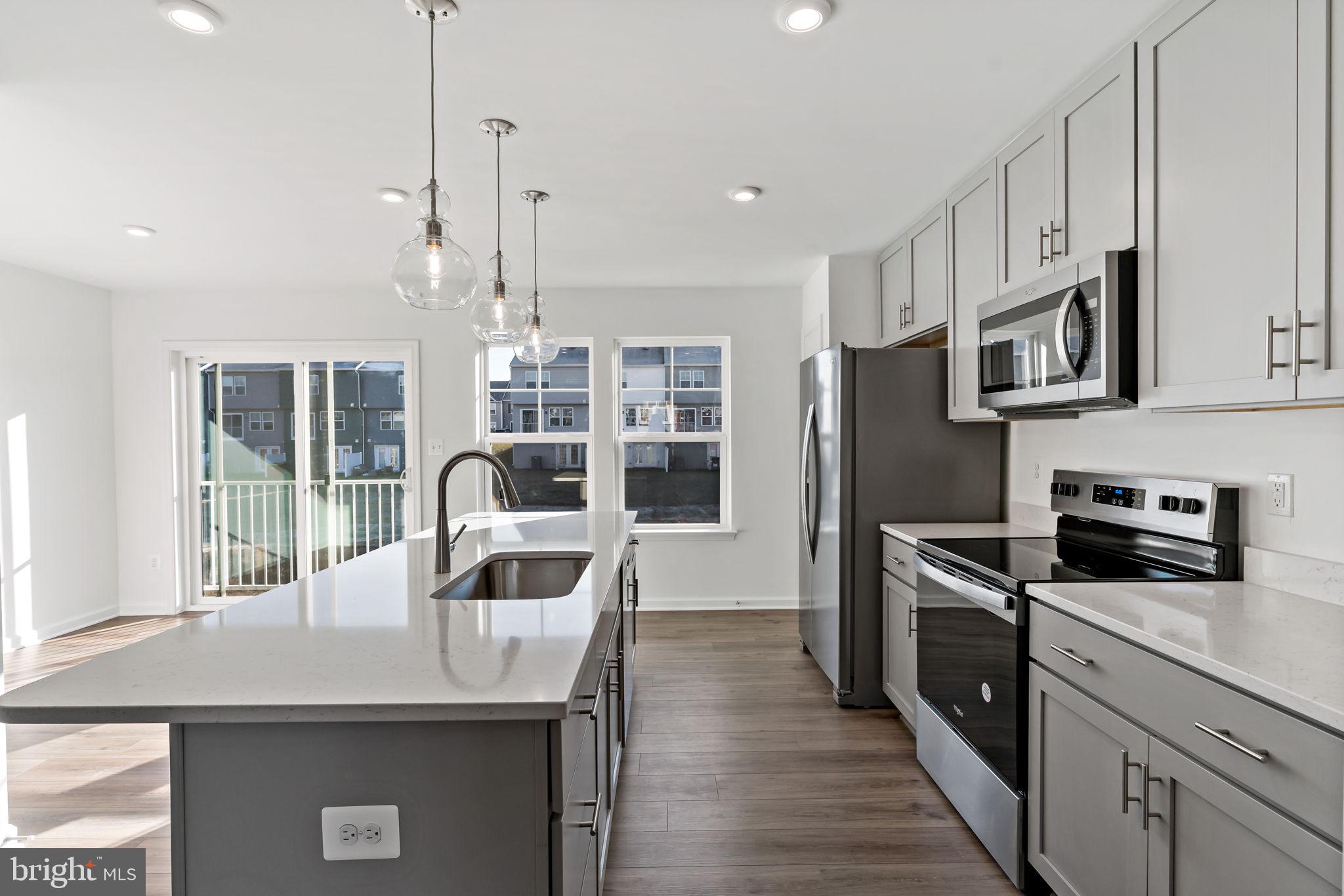 WHISPERING PINES - Residential