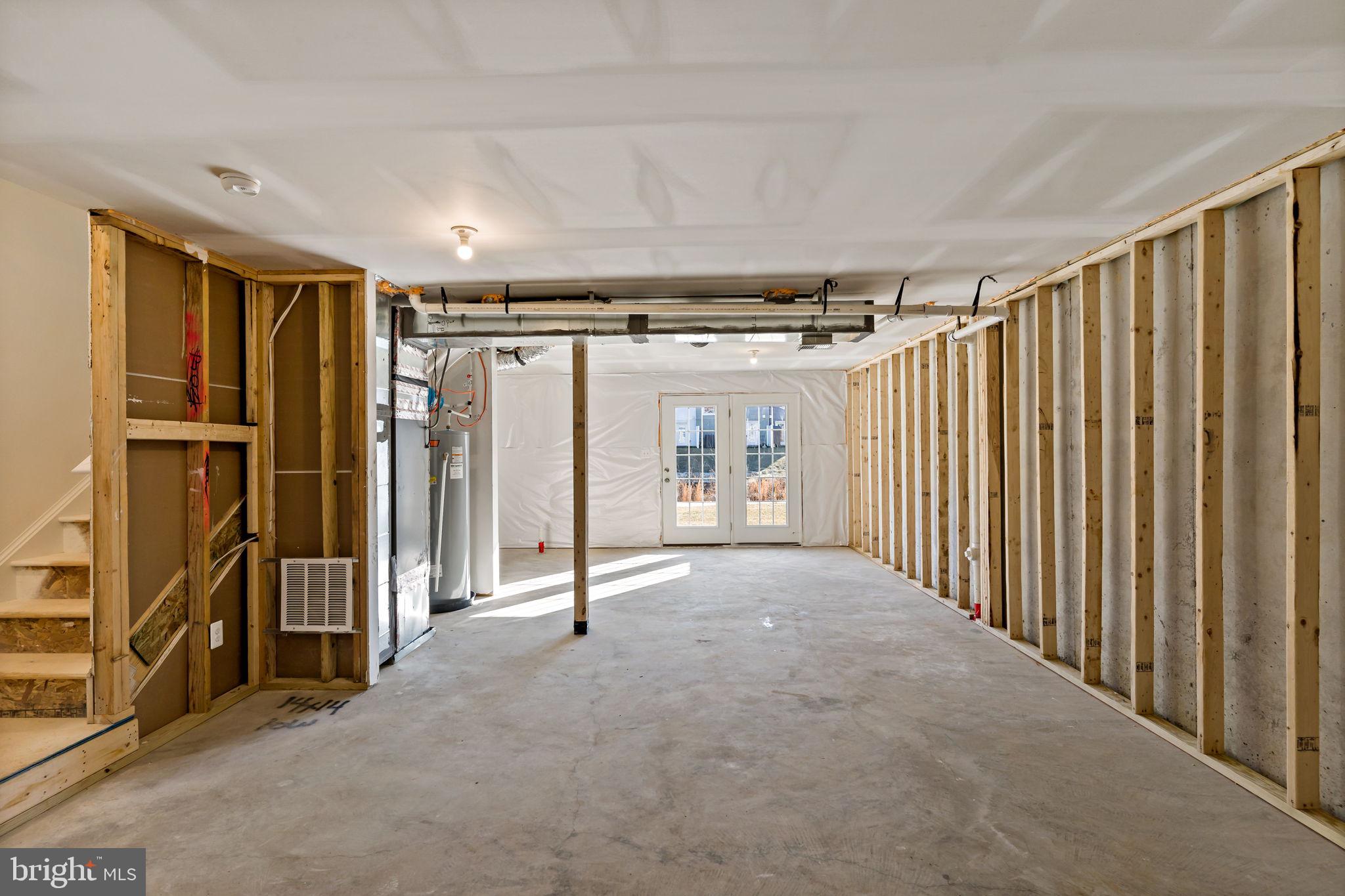 WHISPERING PINES - Residential