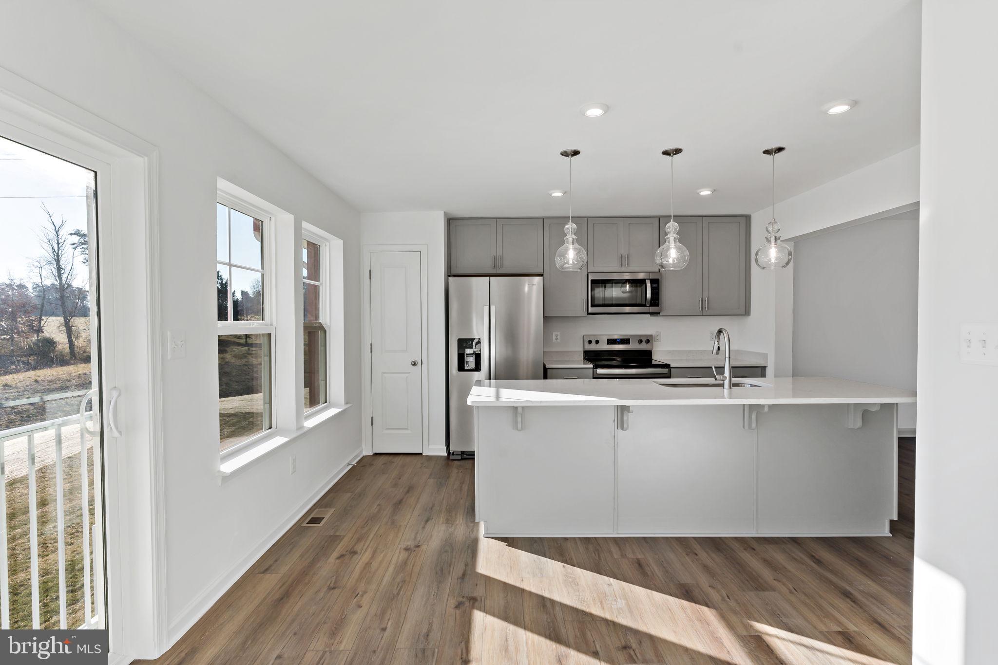 WHISPERING PINES - Residential