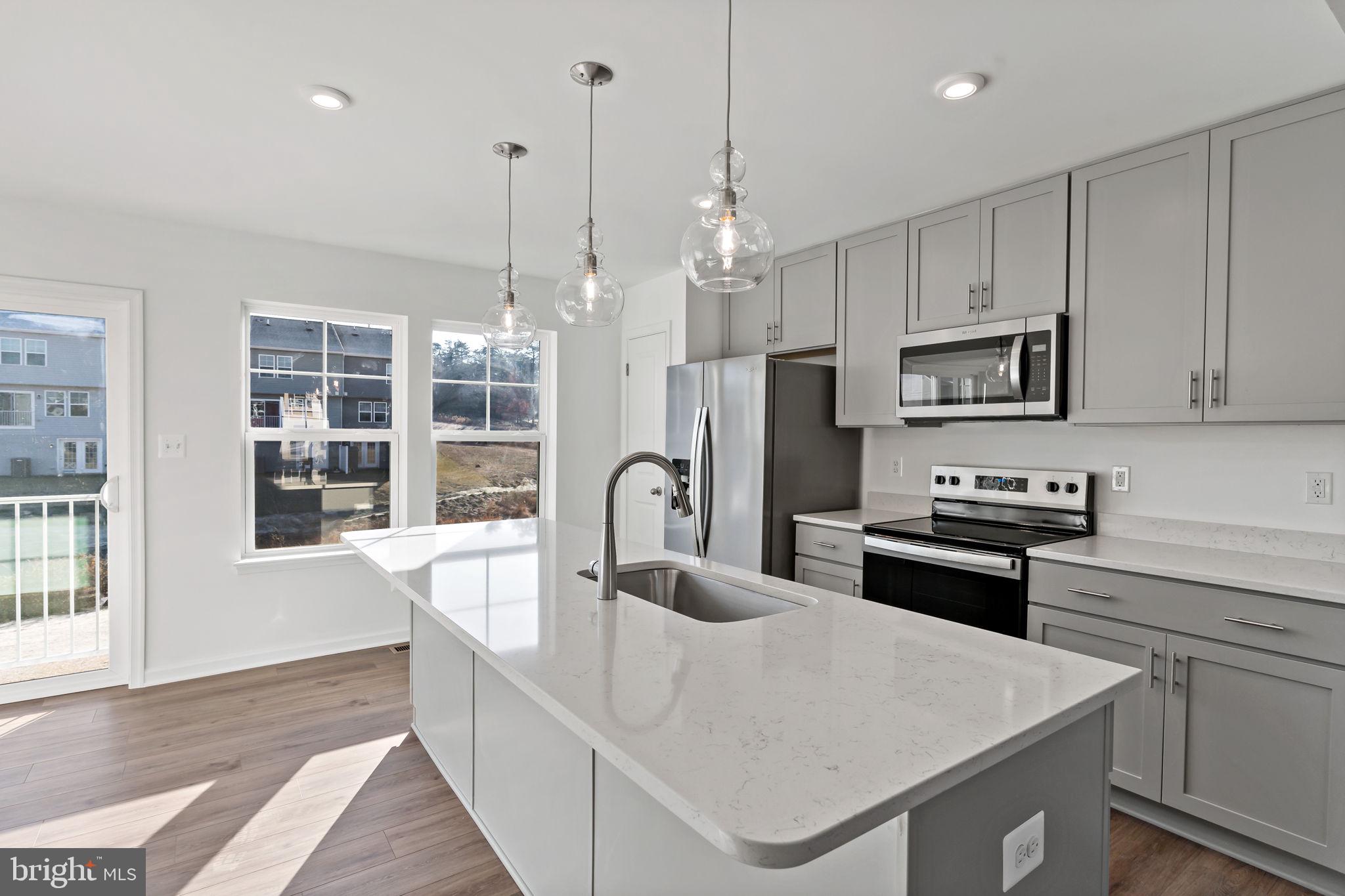 WHISPERING PINES - Residential