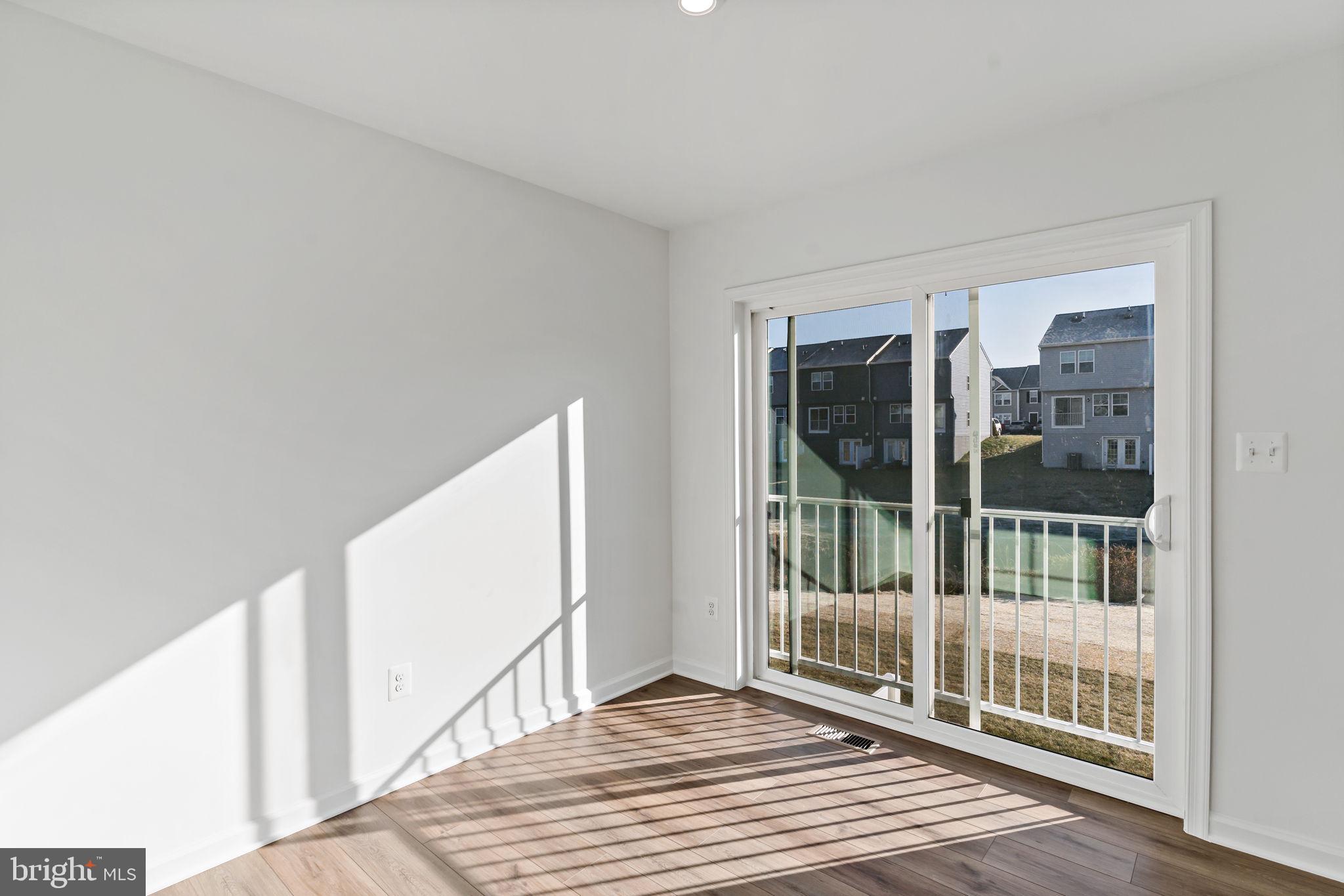 WHISPERING PINES - Residential