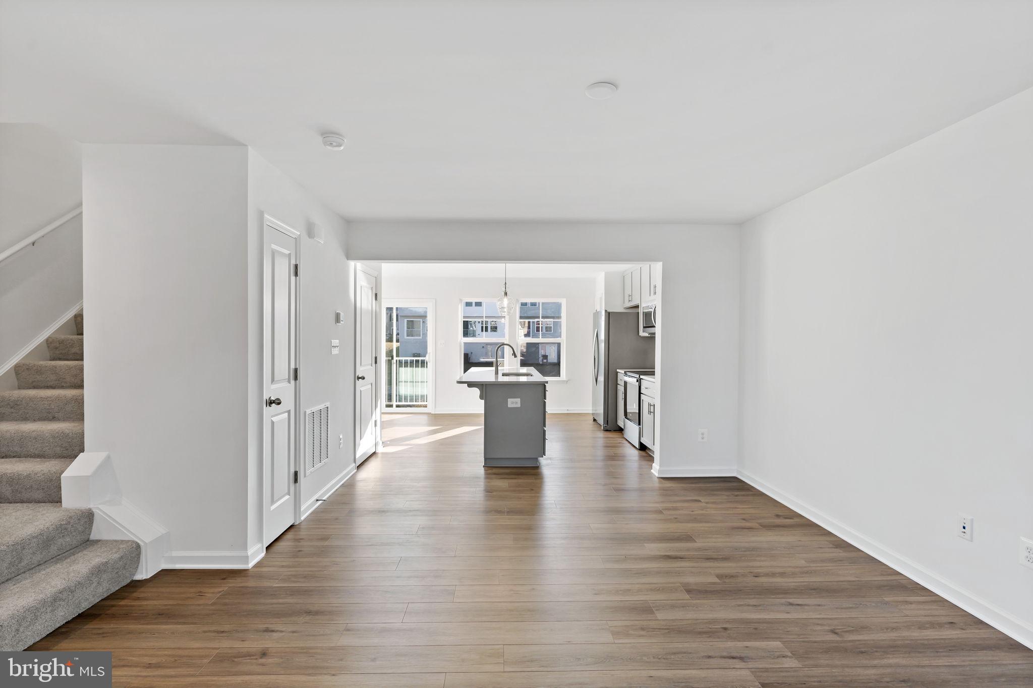 WHISPERING PINES - Residential