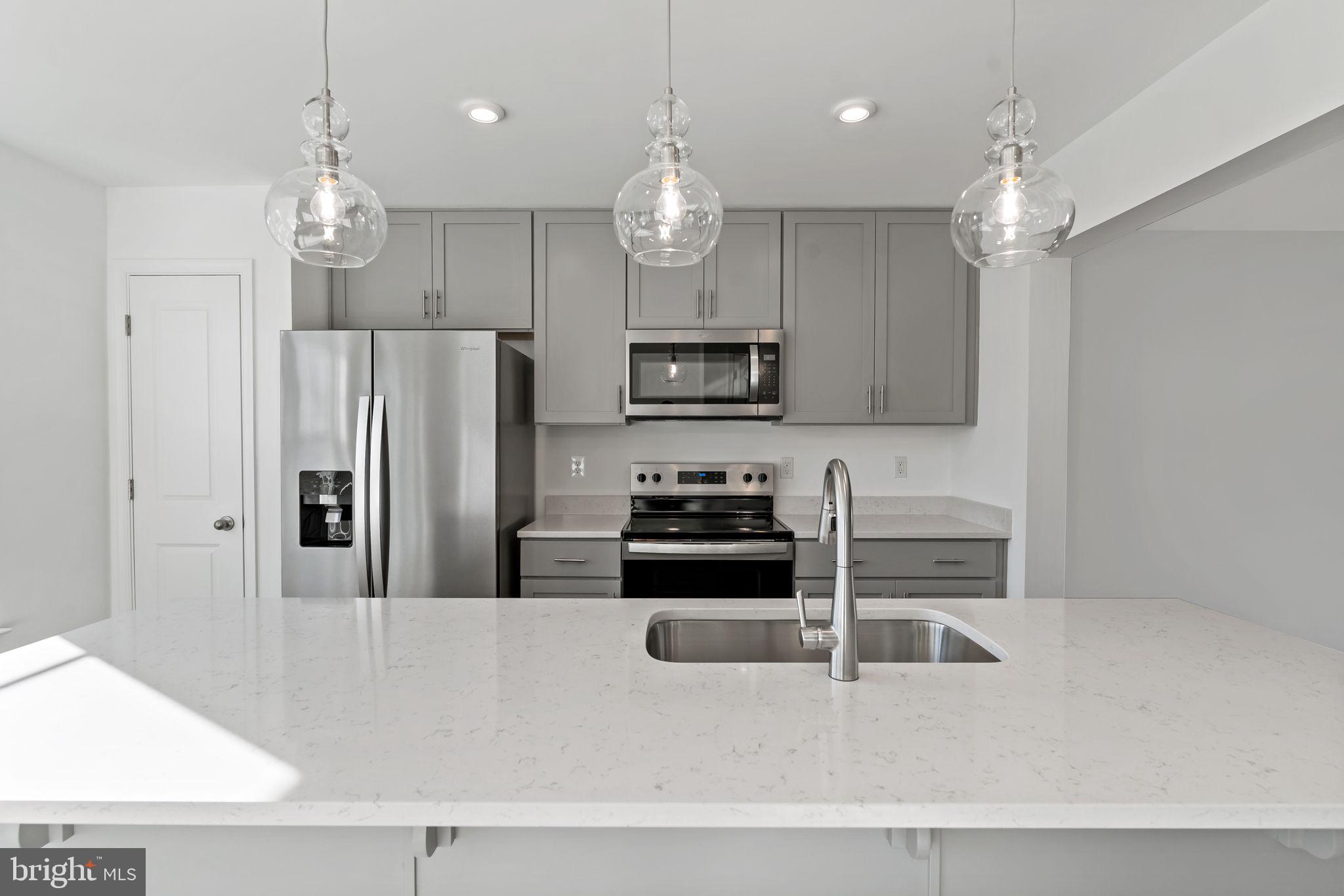 WHISPERING PINES - Residential