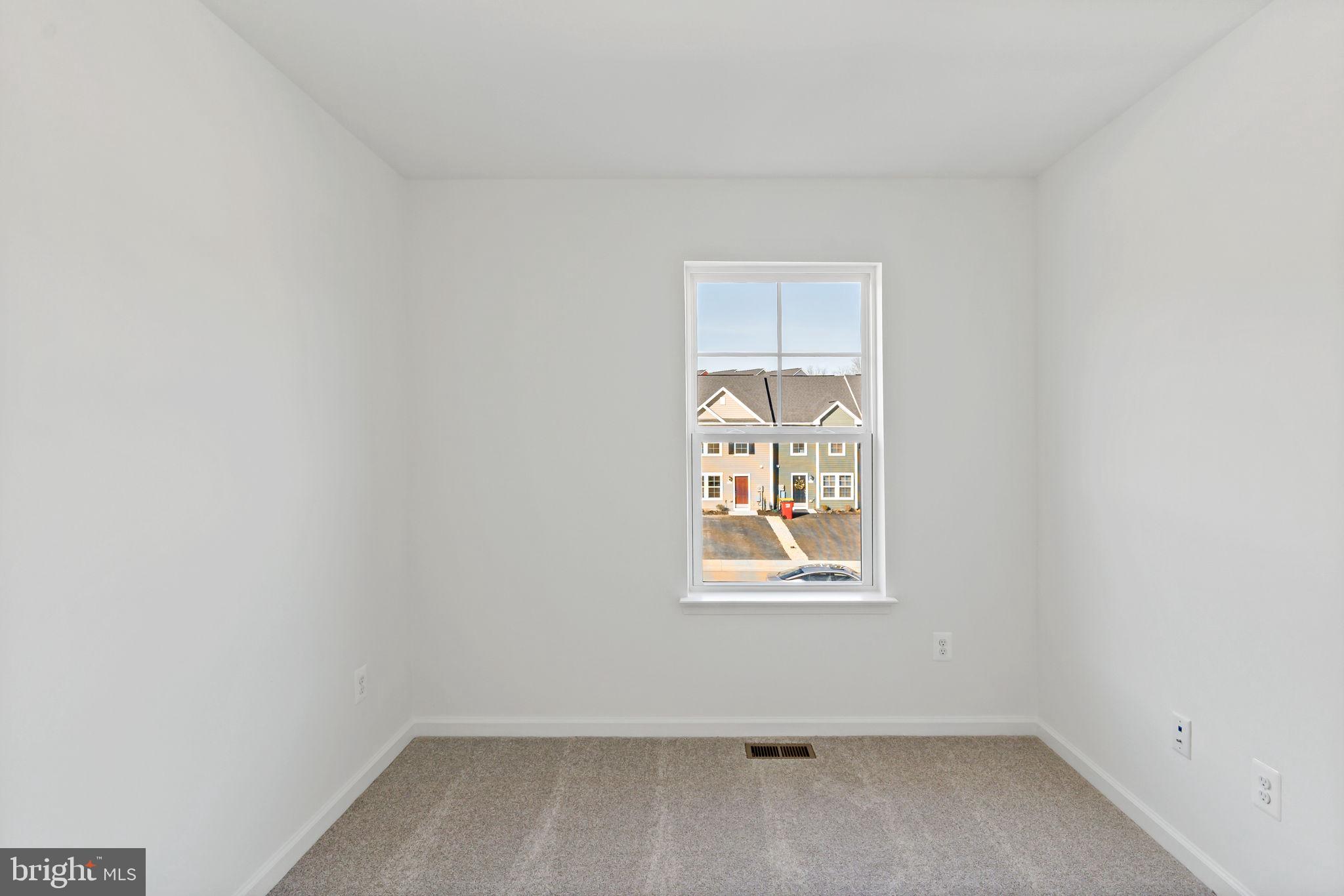 WHISPERING PINES - Residential