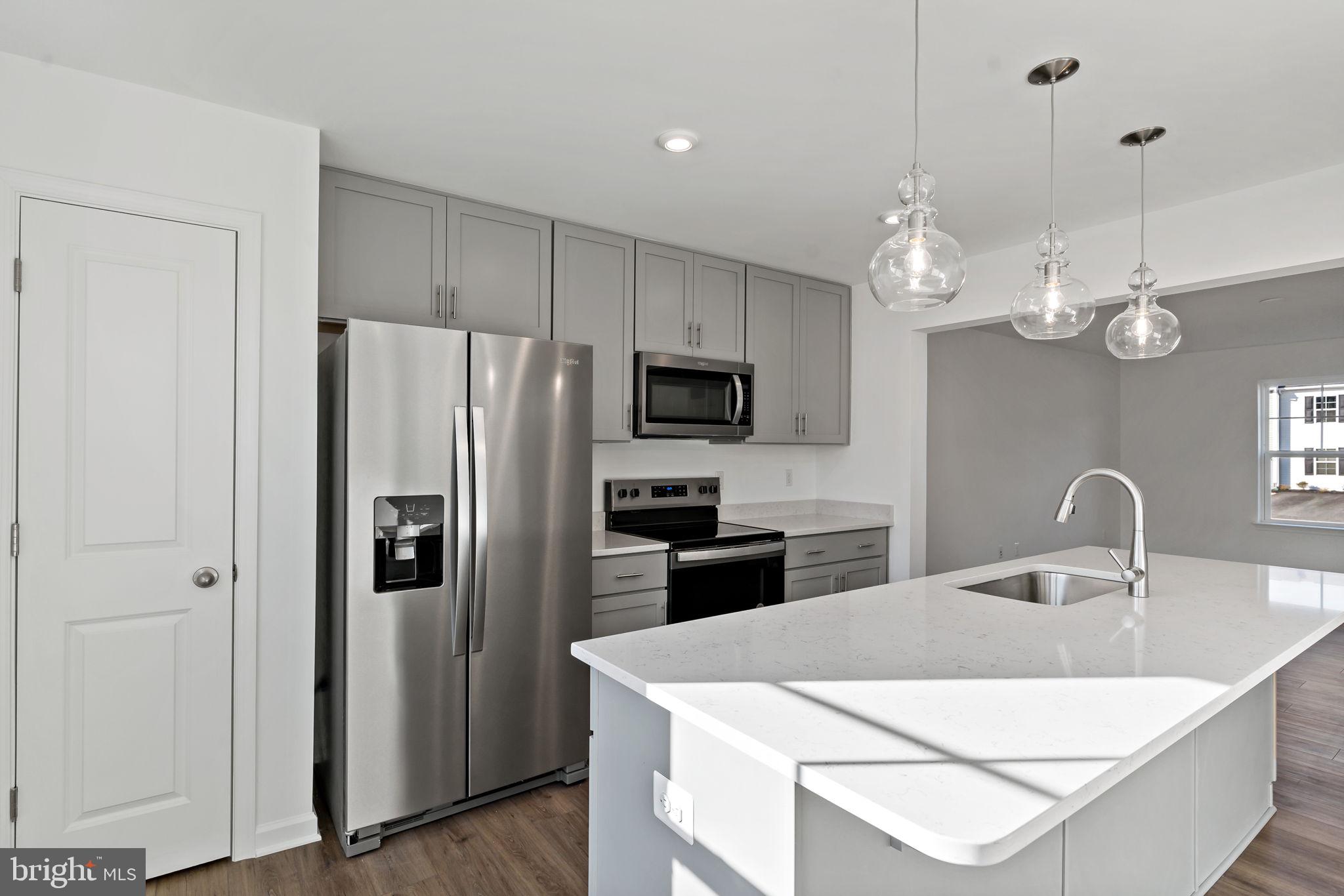 WHISPERING PINES - Residential