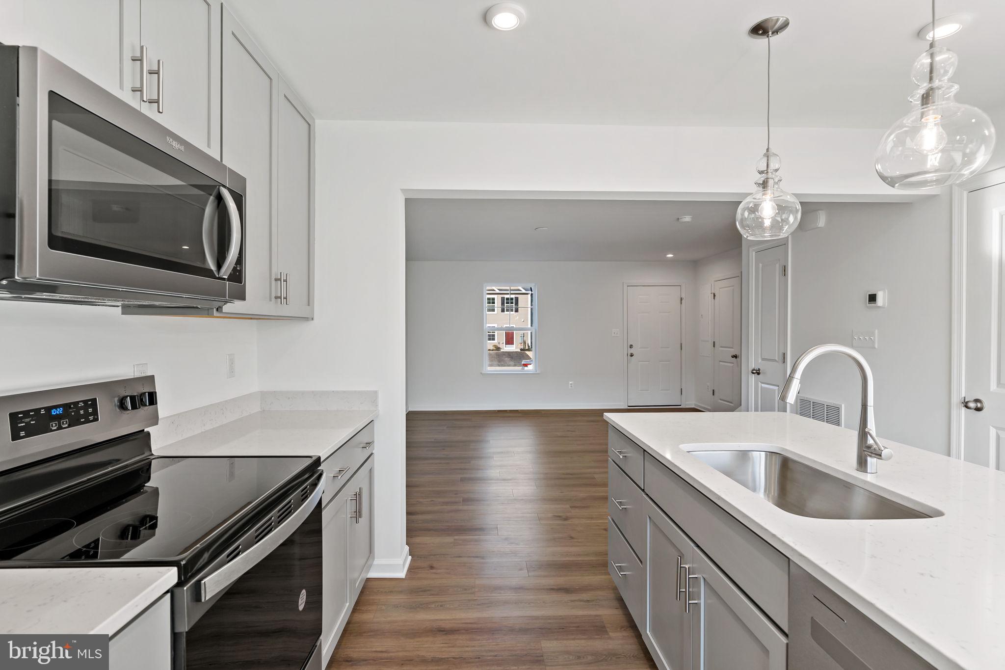 WHISPERING PINES - Residential