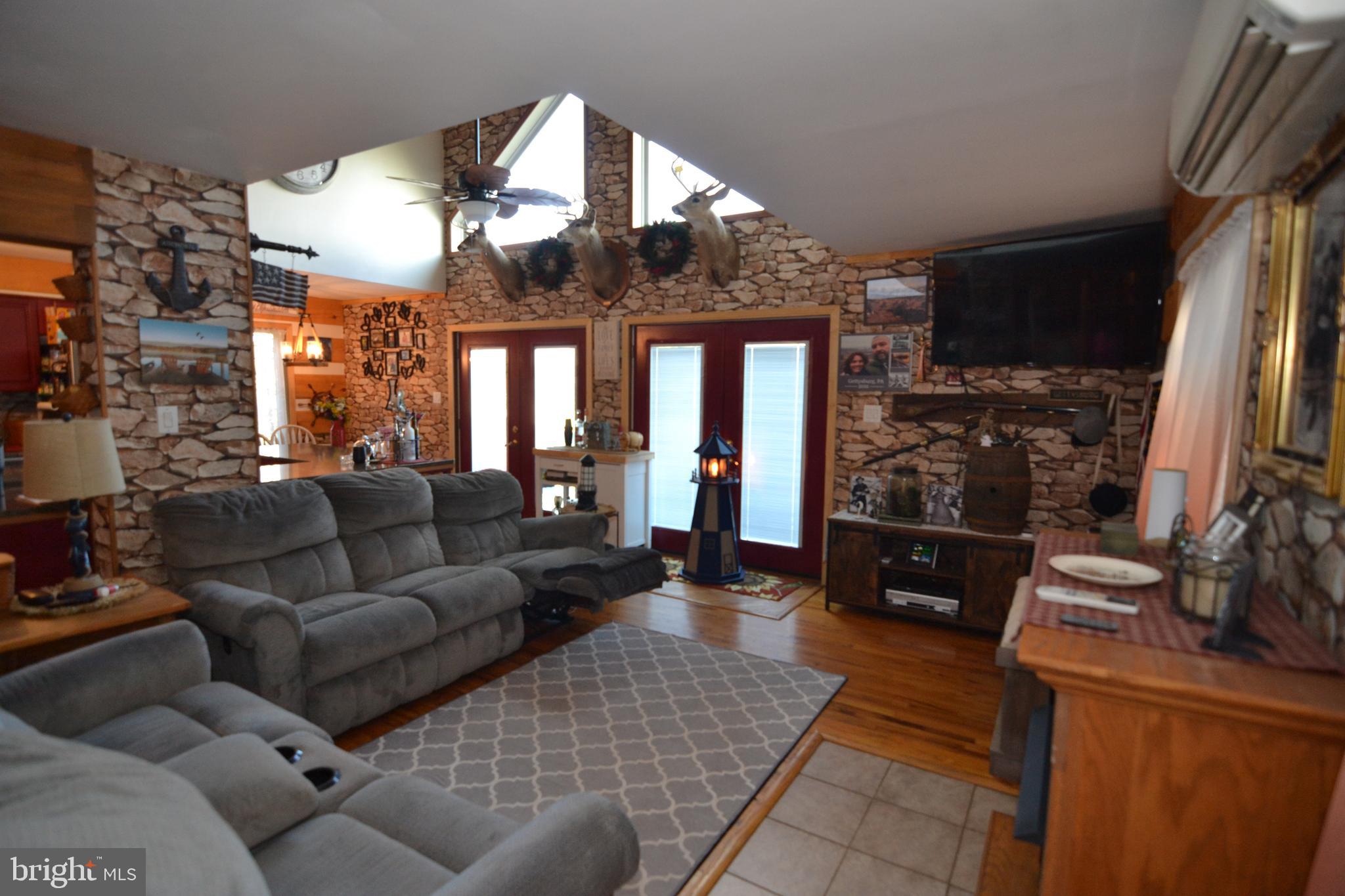 LAKE WYNONAH - Residential