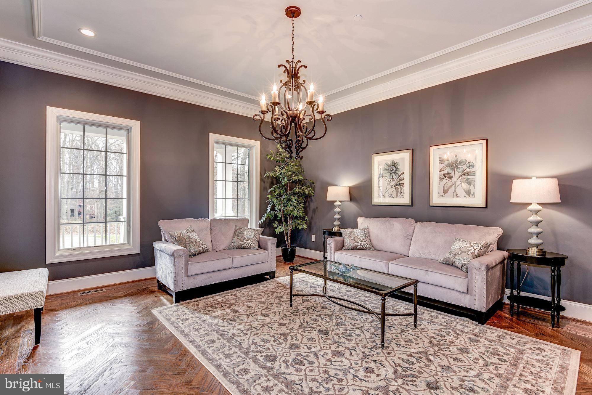 POTOMAC OUTSIDE - Residential