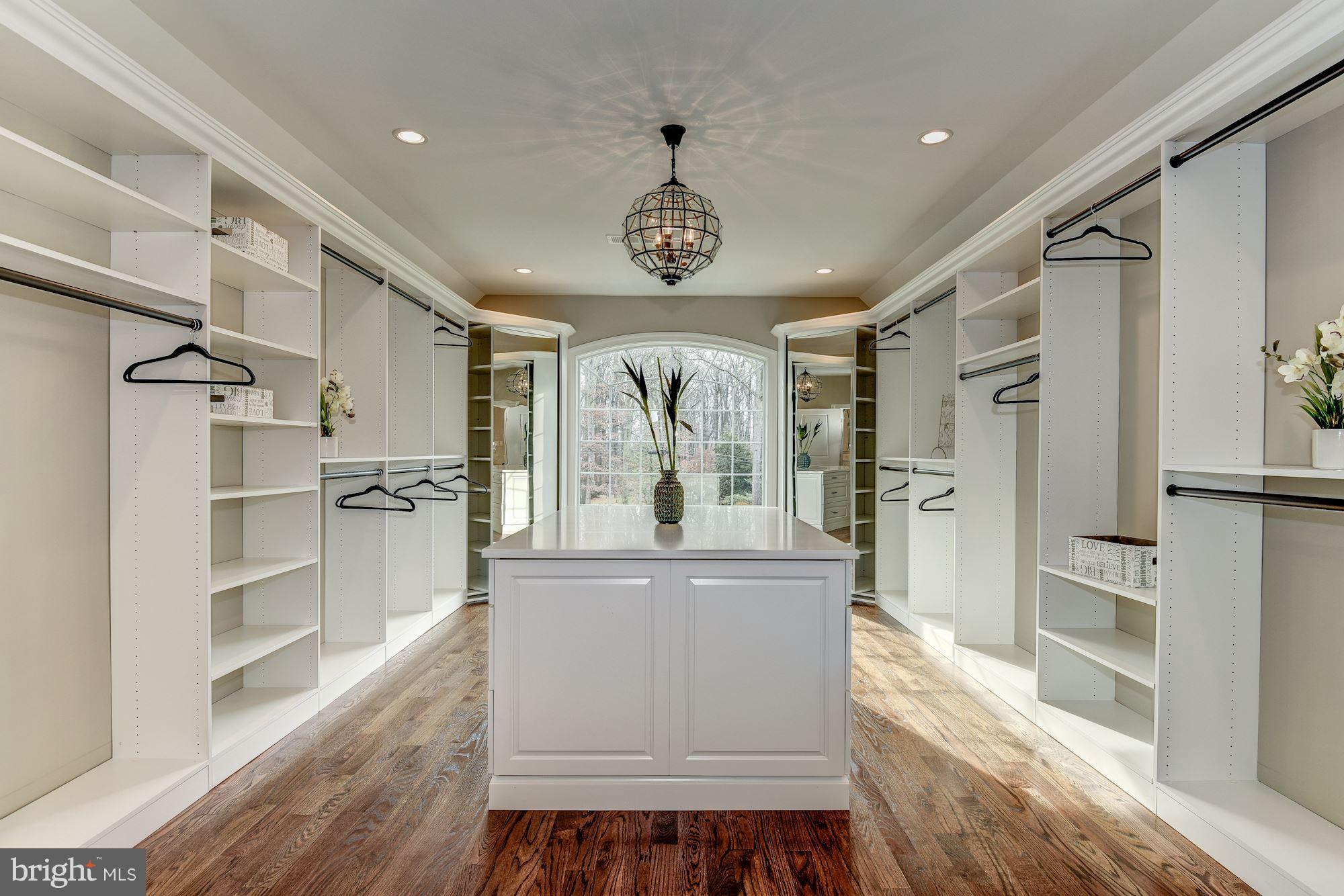 POTOMAC OUTSIDE - Residential