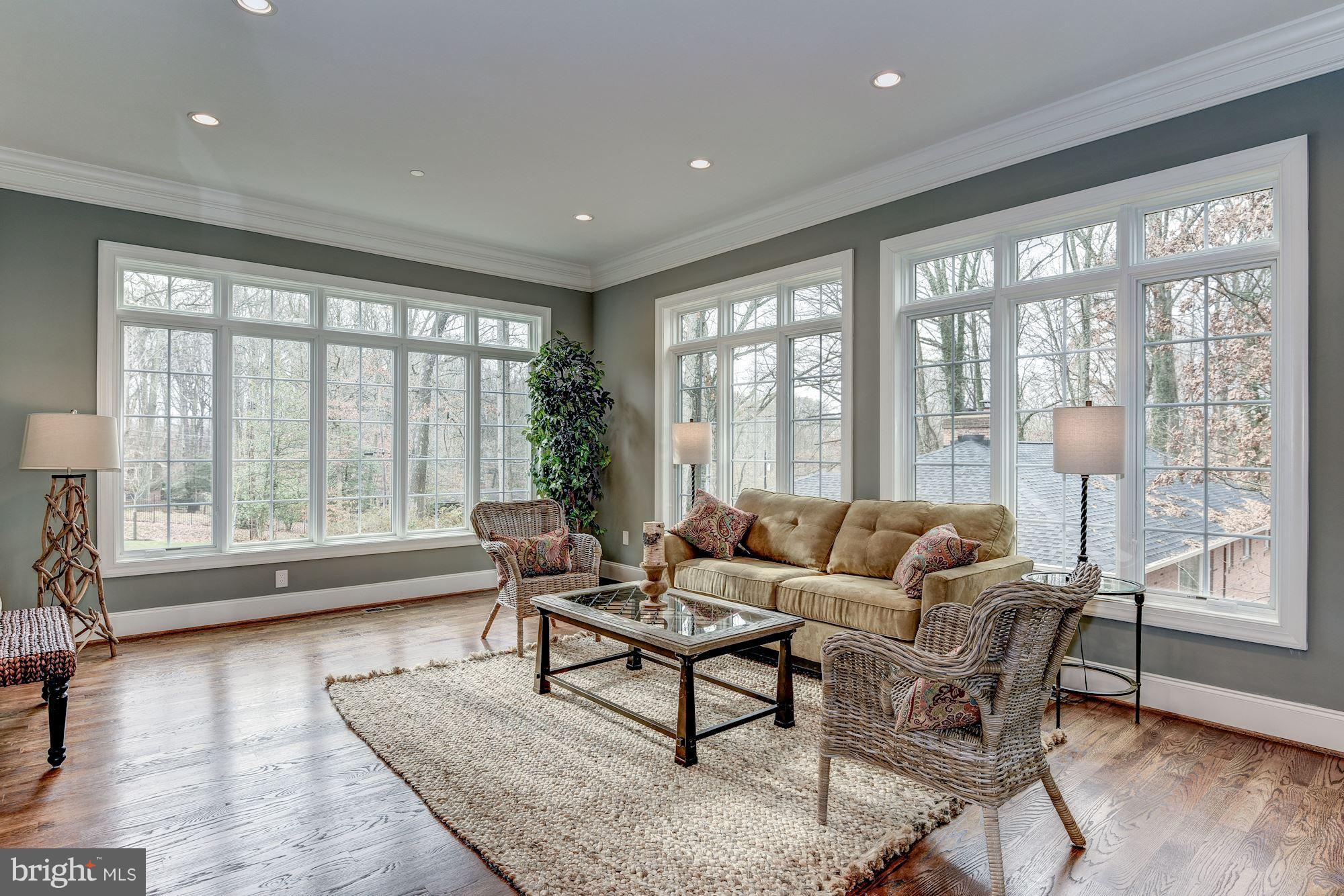 POTOMAC OUTSIDE - Residential