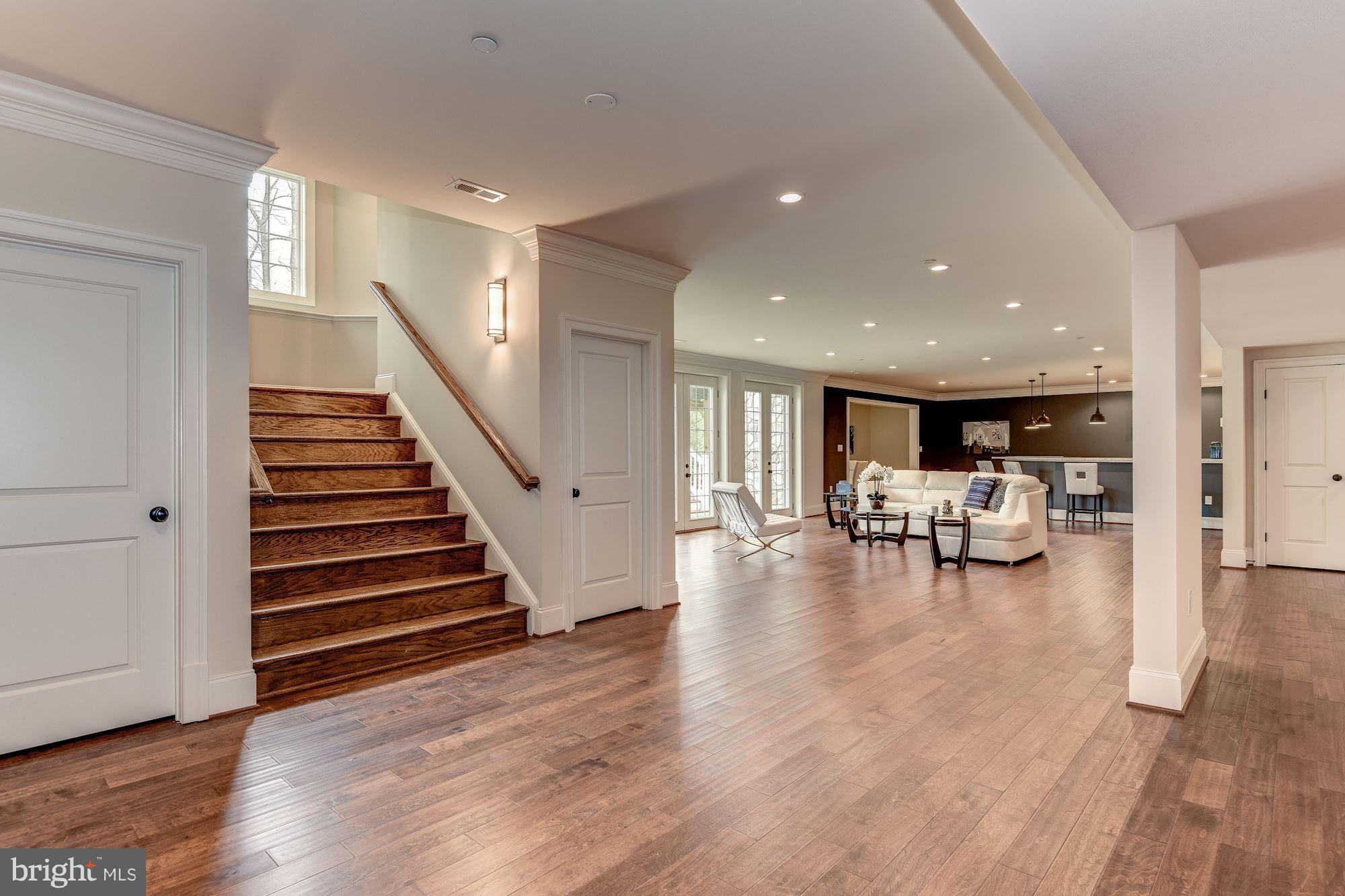 POTOMAC OUTSIDE - Residential