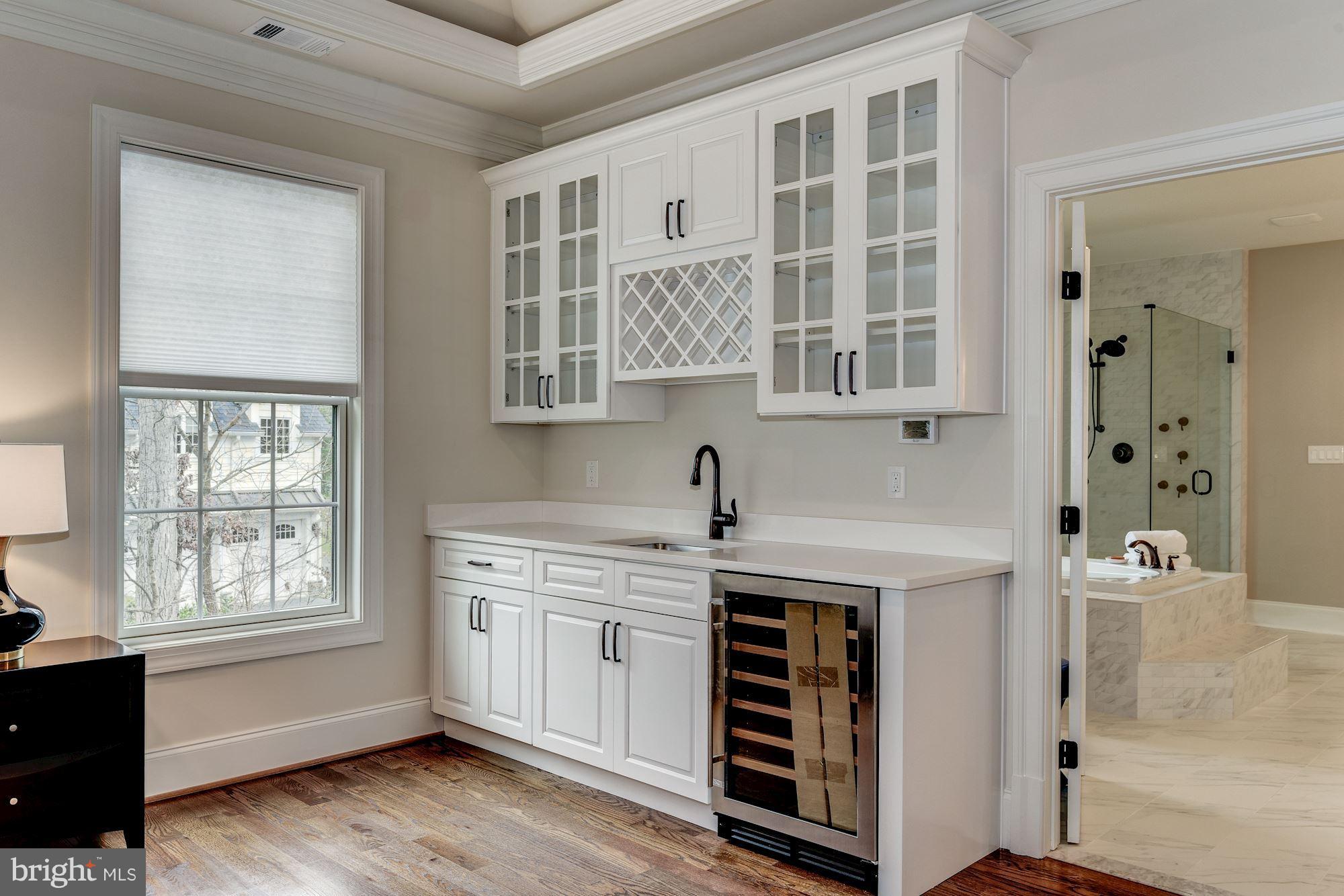 POTOMAC OUTSIDE - Residential