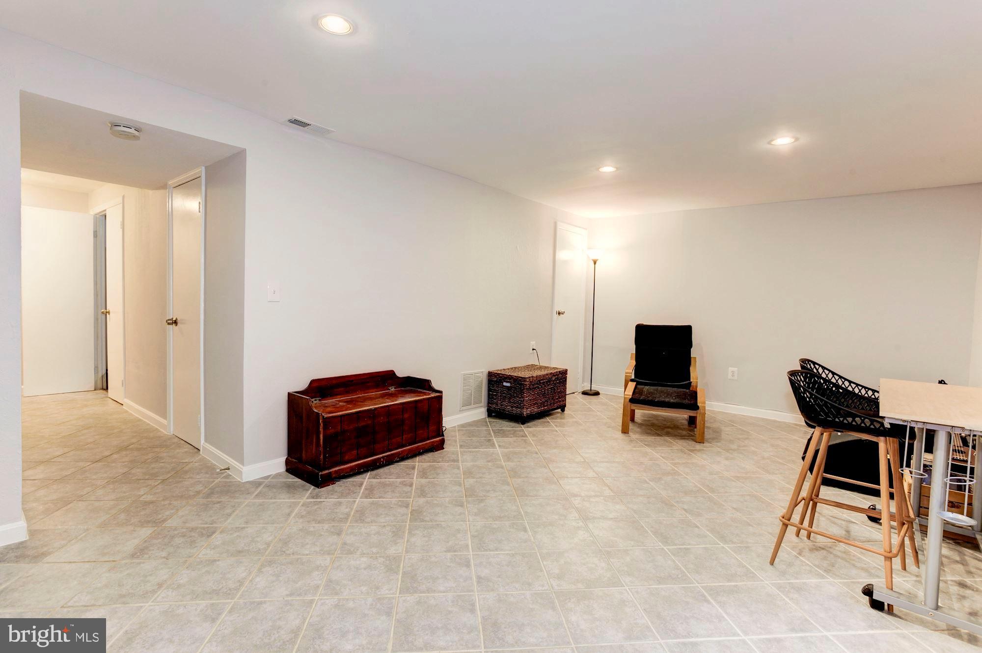 NEWINGTON STATION - Residential