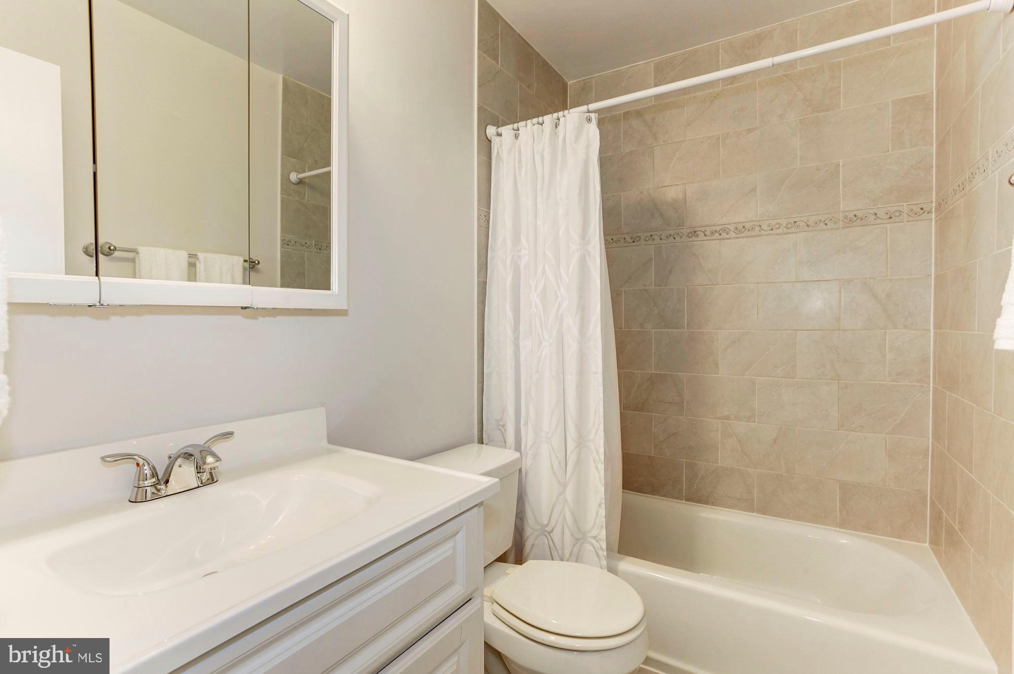 NEWINGTON STATION - Residential