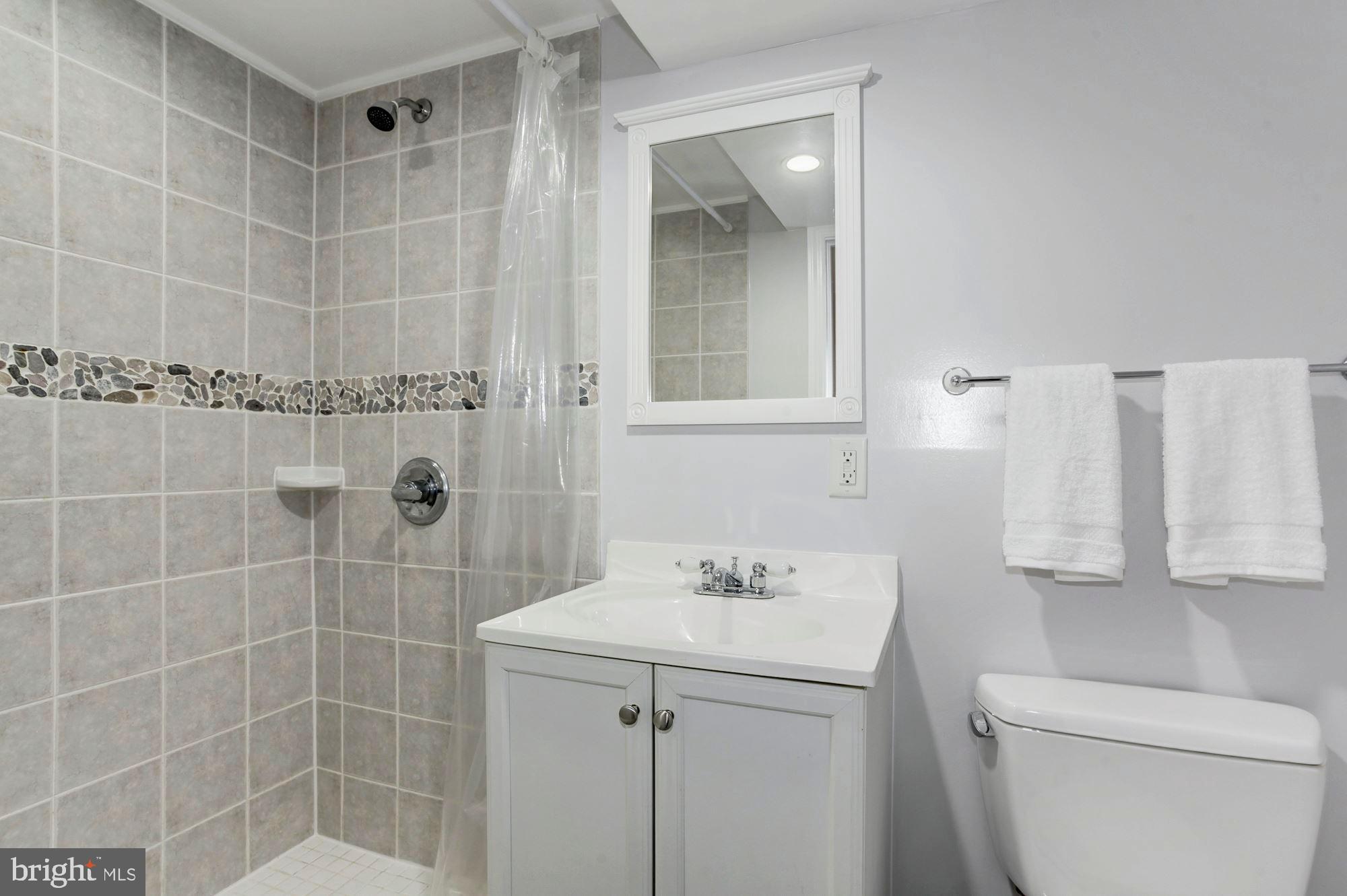 NEWINGTON STATION - Residential