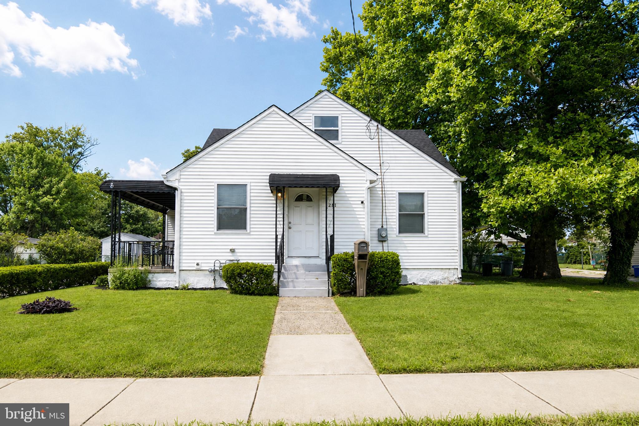 211 E NEW STREET