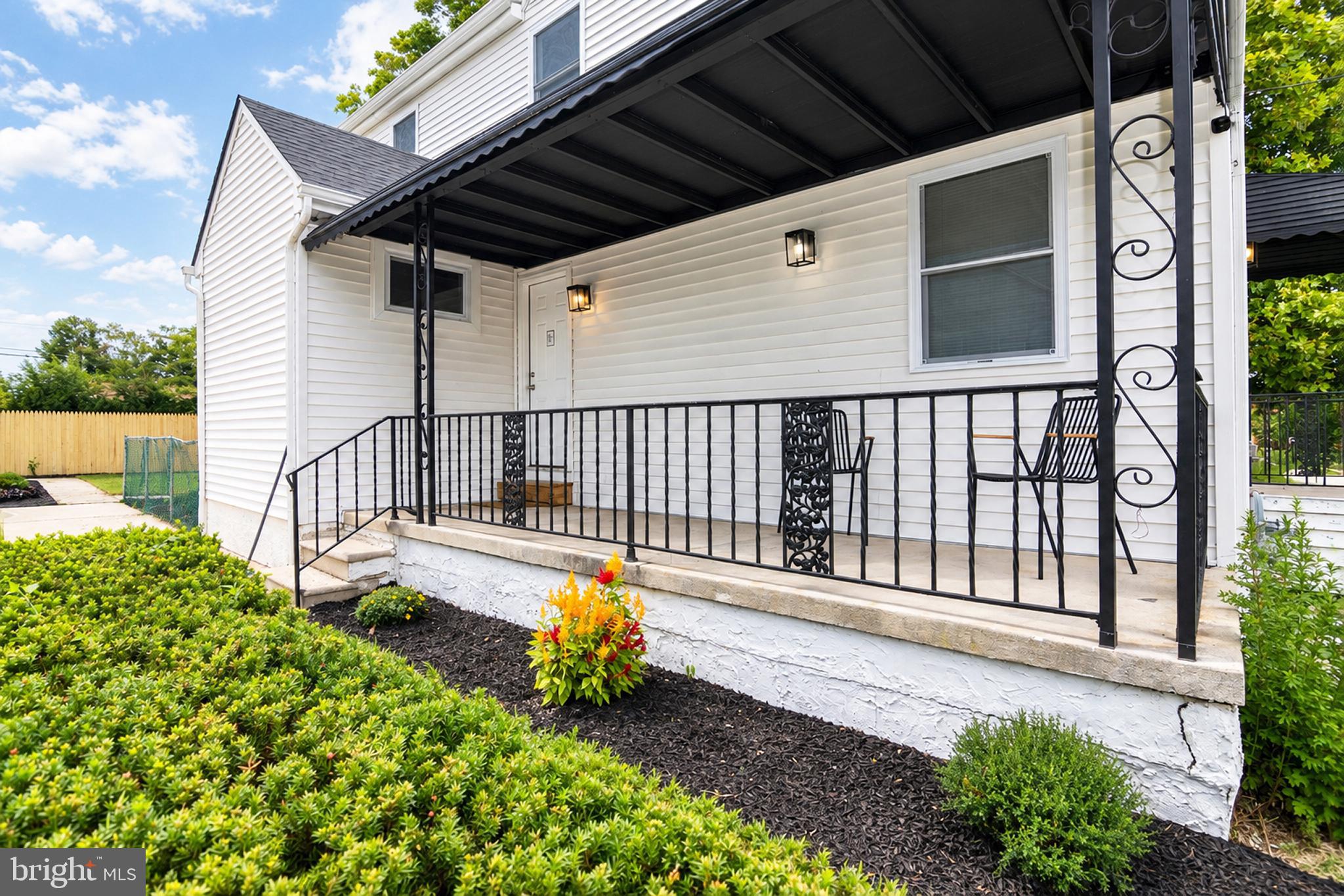 211 E NEW STREET