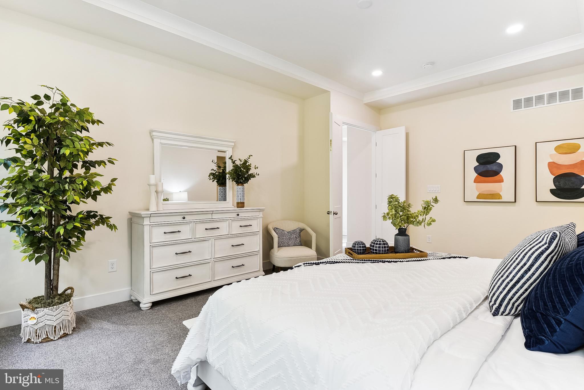 FAIRVIEW MANOR - Residential