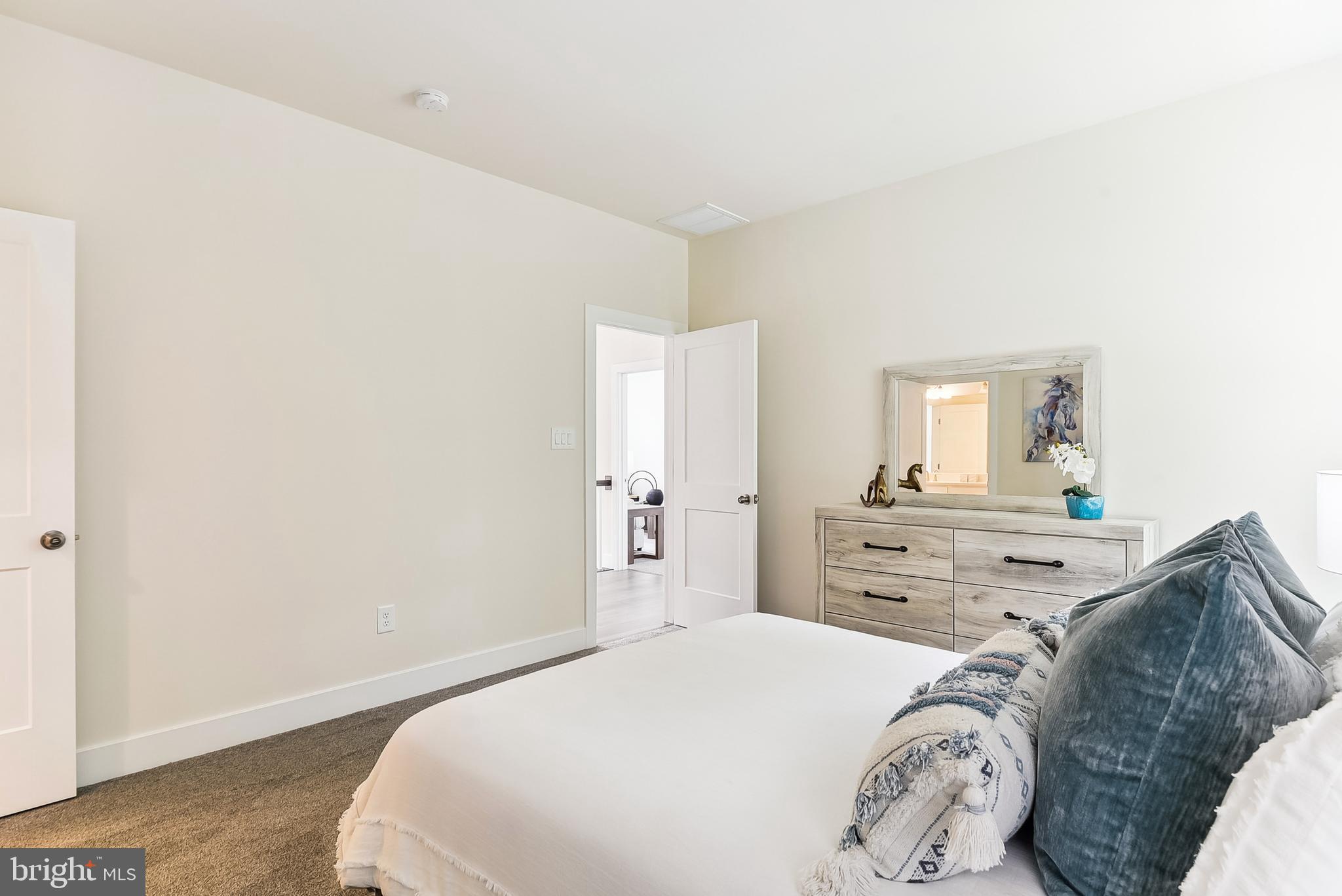 FAIRVIEW MANOR - Residential