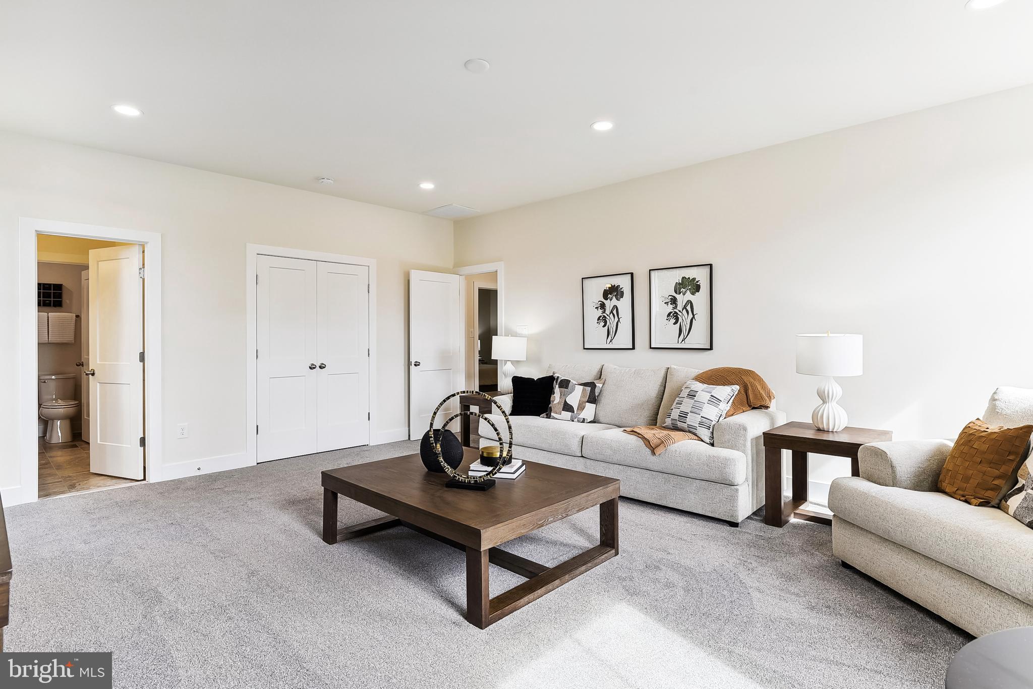 FAIRVIEW MANOR - Residential