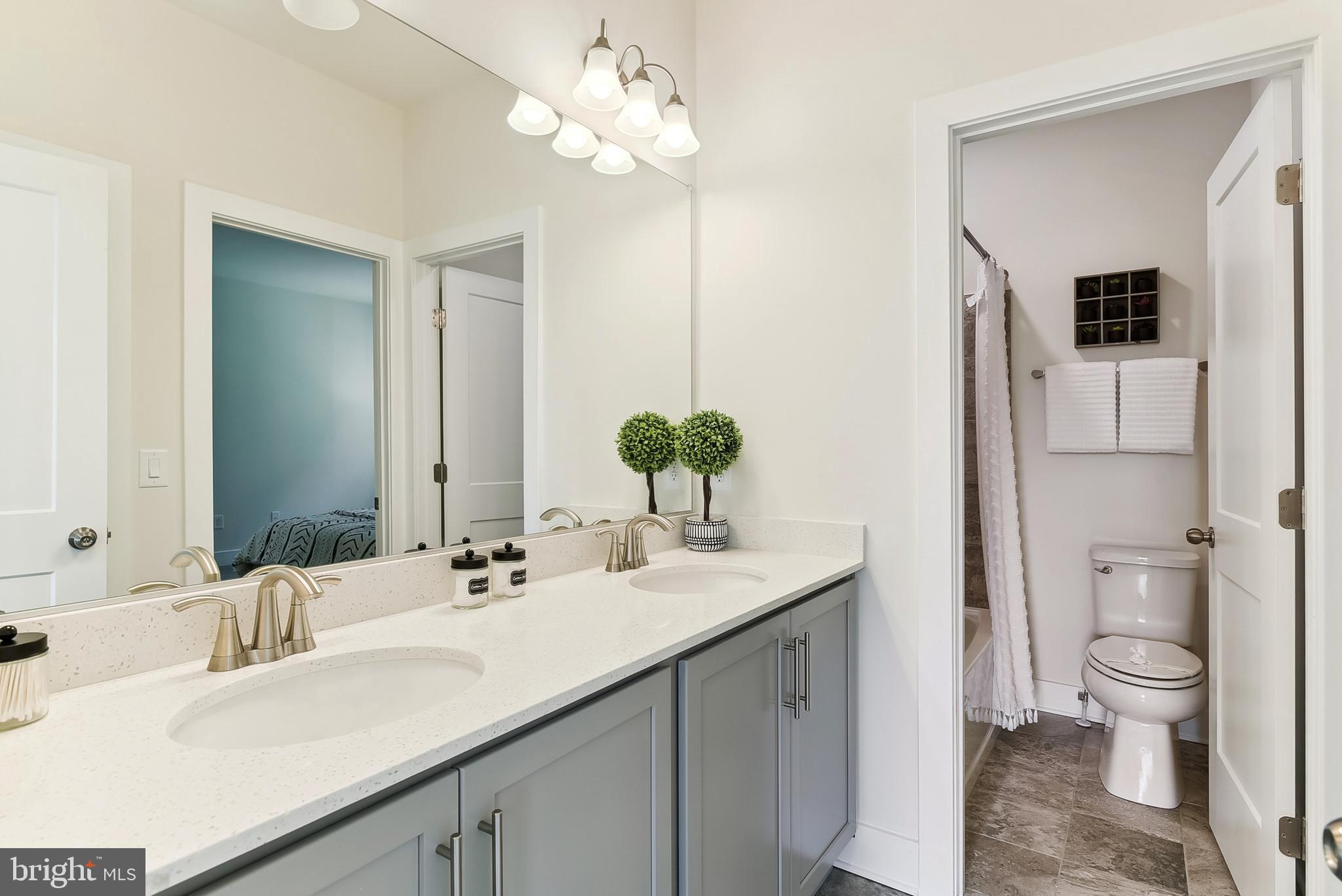 FAIRVIEW MANOR - Residential