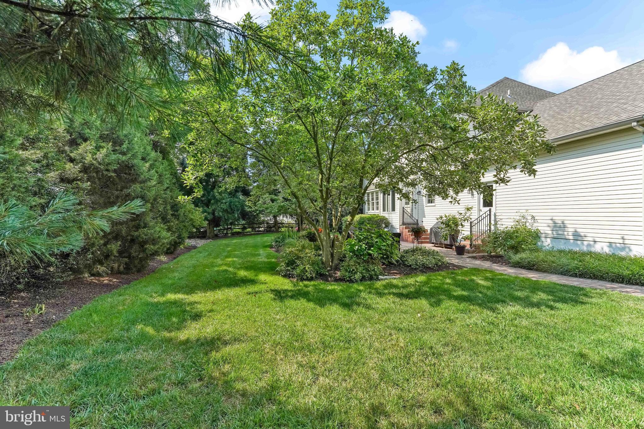 WILLOWDALE CROSSIN - Residential