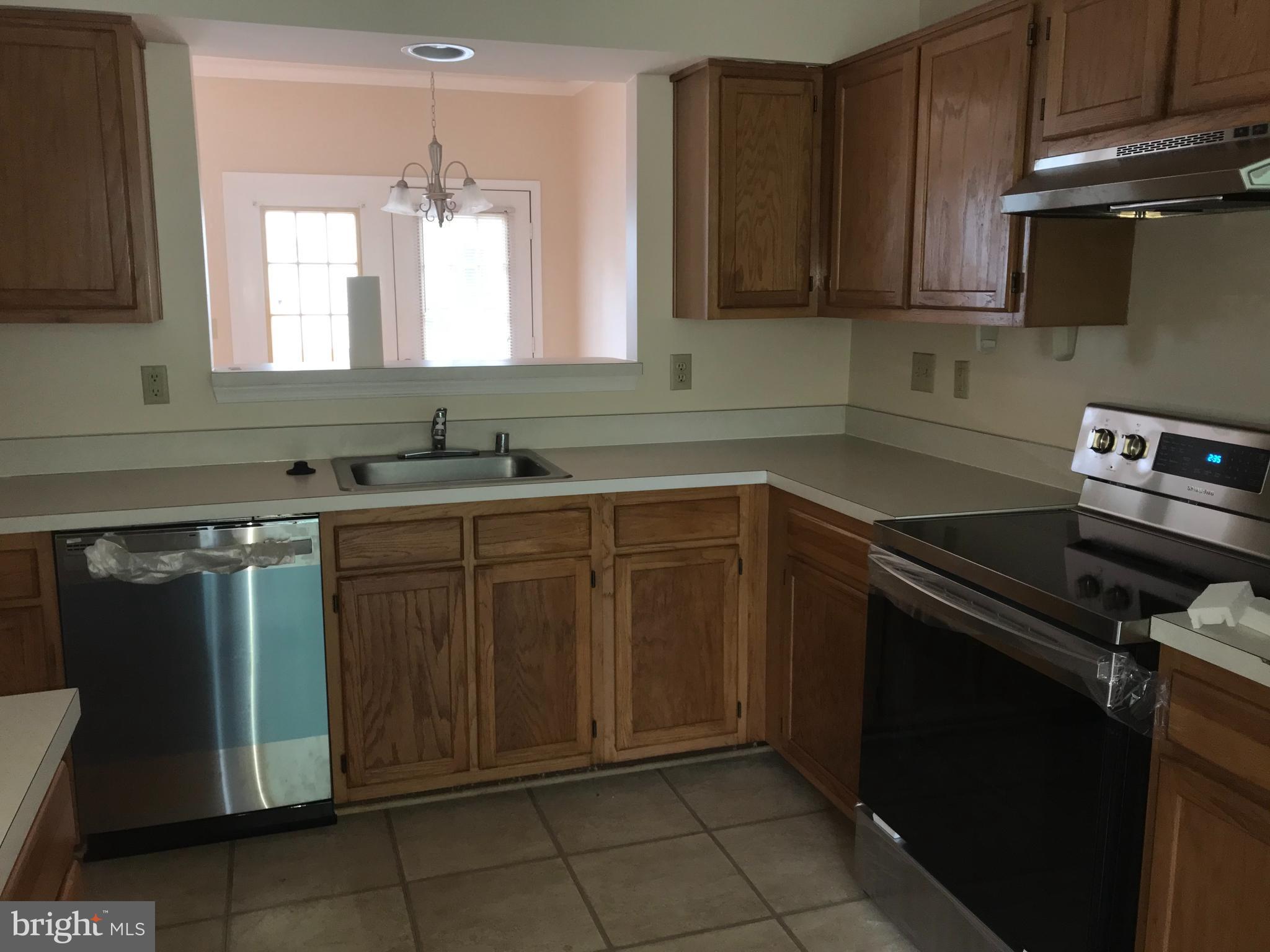 CROFTON VILLAGE - Residential Lease