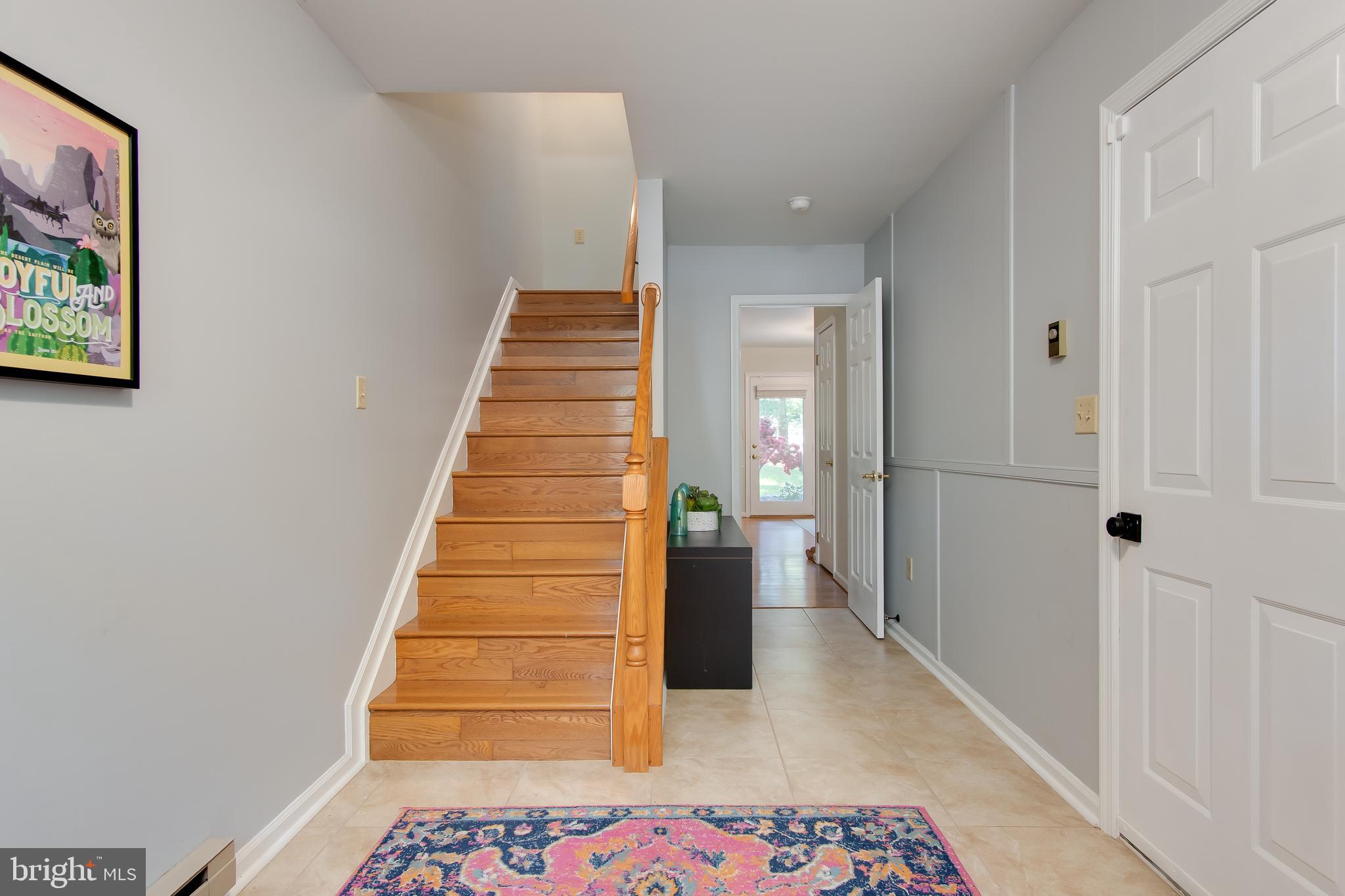 1006 LINDSAY LANE
