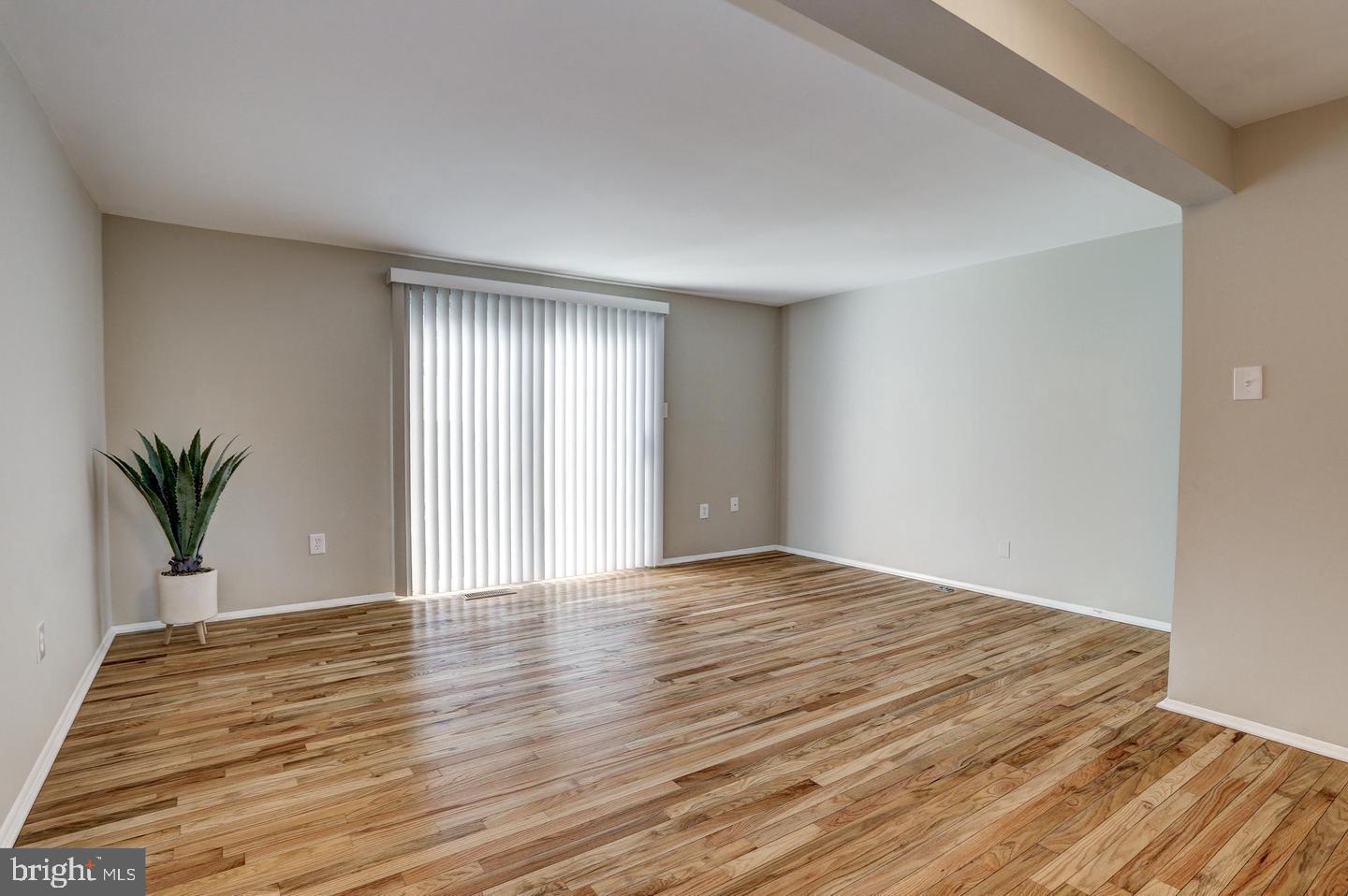 MIDDLEBROOK COMMONS - Residential Lease