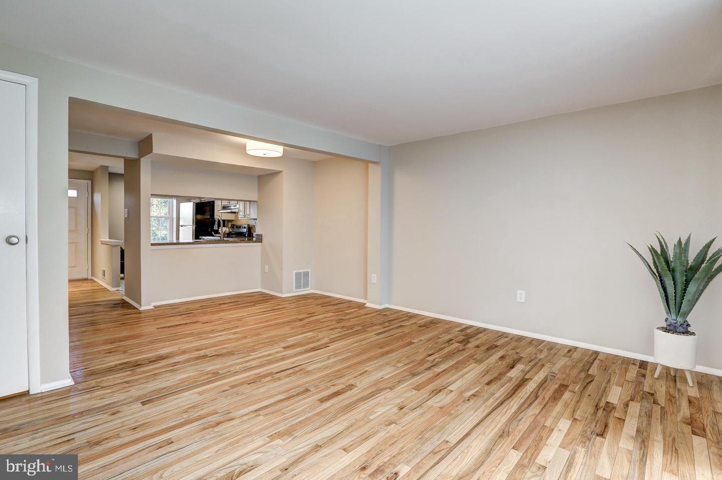 MIDDLEBROOK COMMONS - Residential Lease