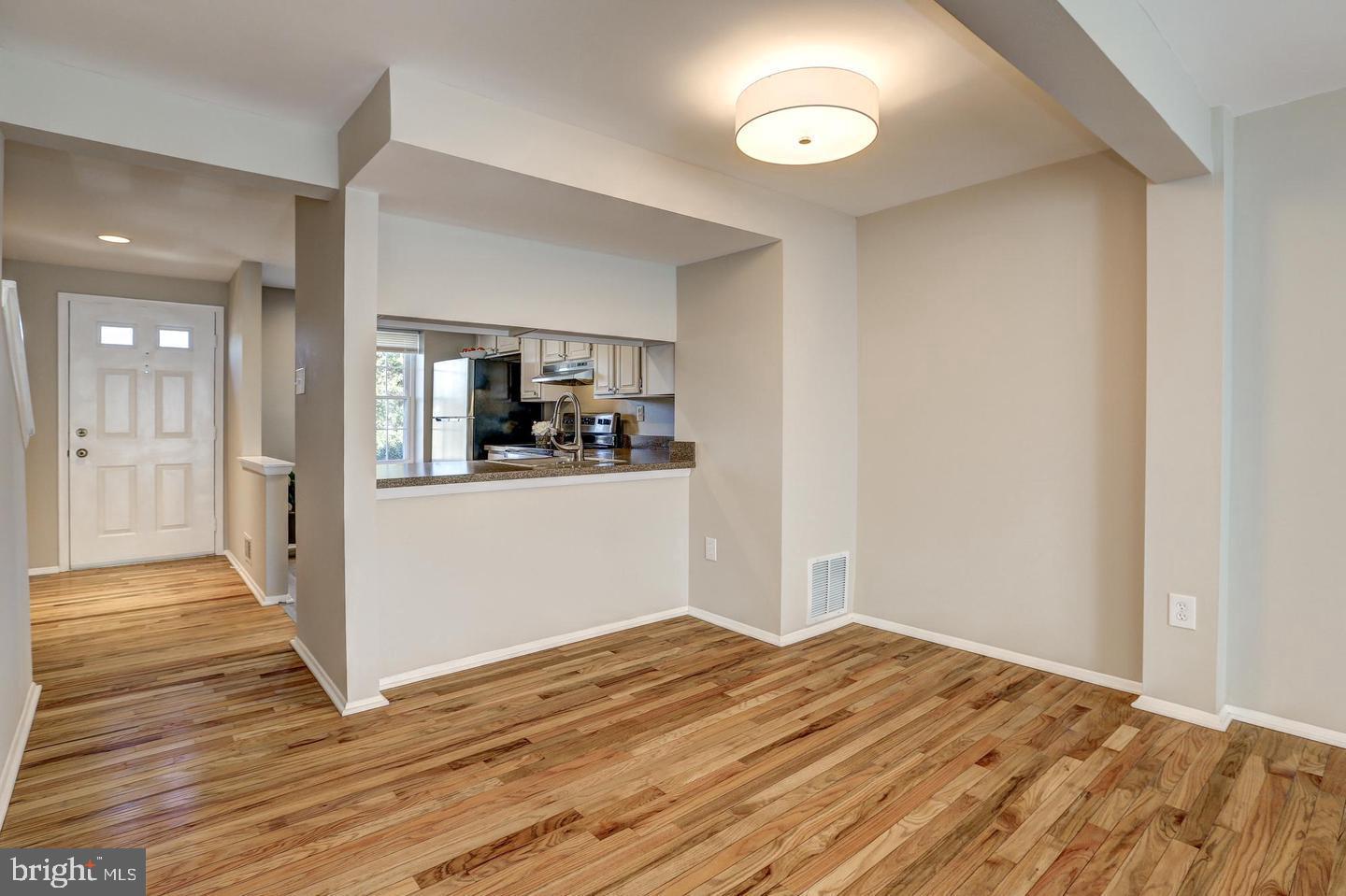 MIDDLEBROOK COMMONS - Residential Lease