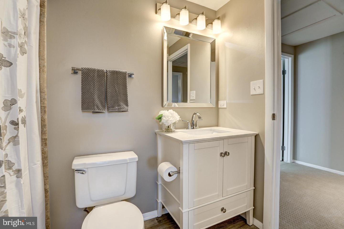 MIDDLEBROOK COMMONS - Residential Lease