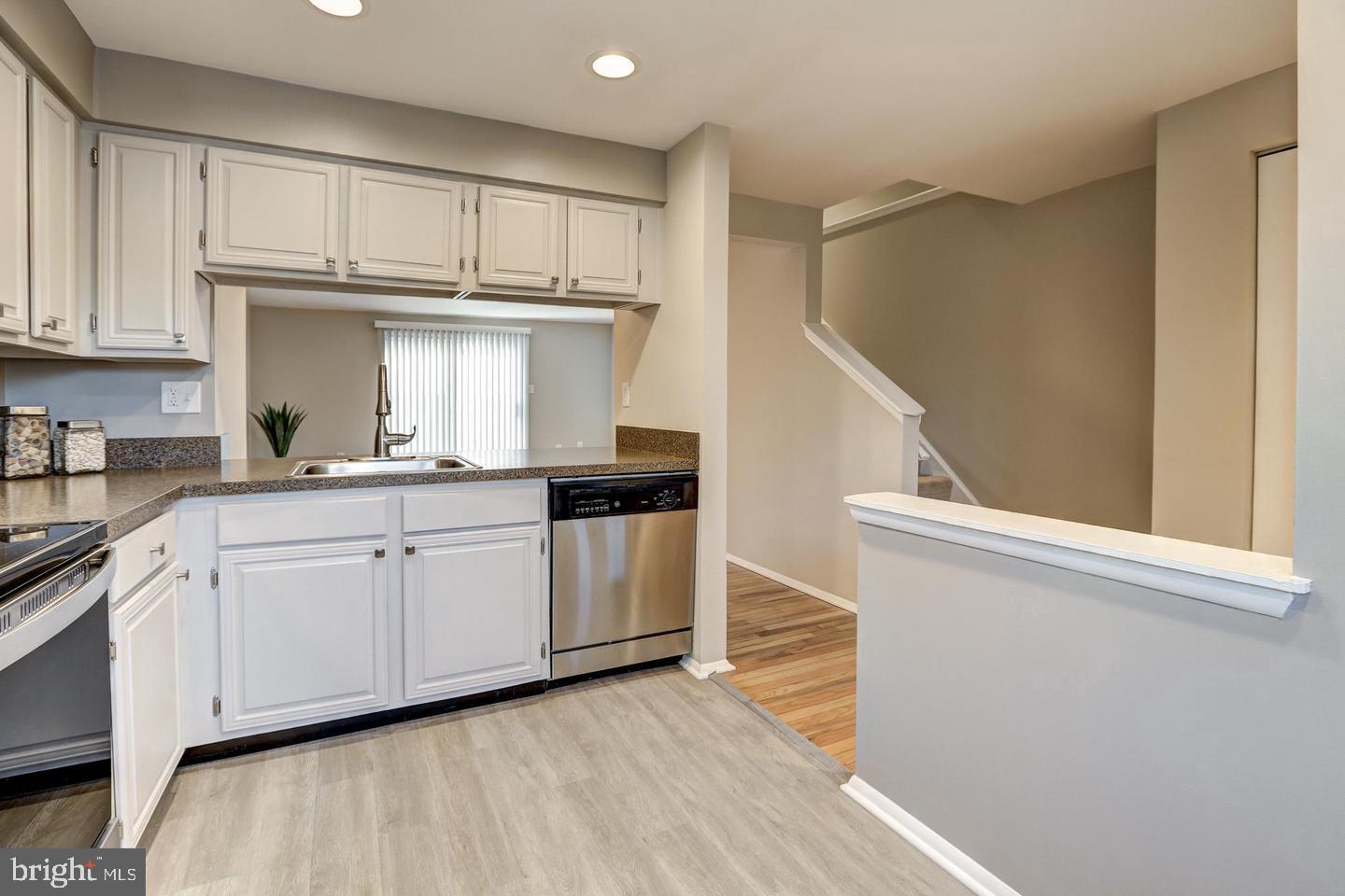 MIDDLEBROOK COMMONS - Residential Lease