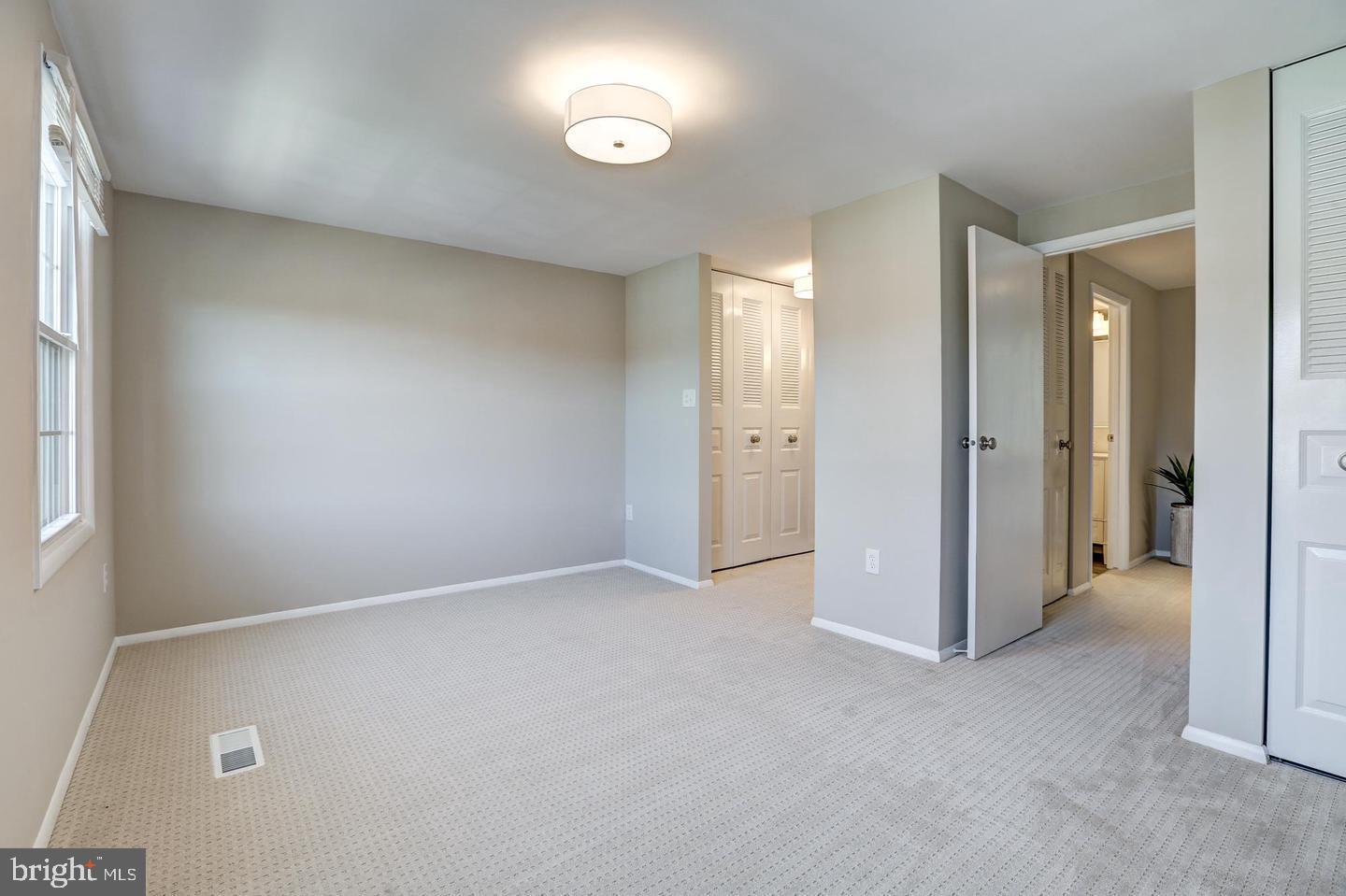 MIDDLEBROOK COMMONS - Residential Lease