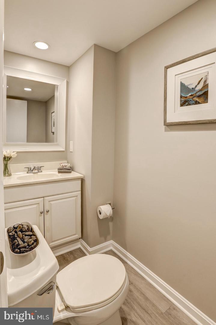 MIDDLEBROOK COMMONS - Residential Lease