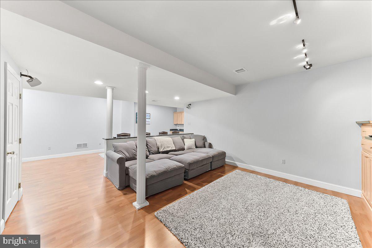 MEADOWS AT VALLEYFRG - Residential