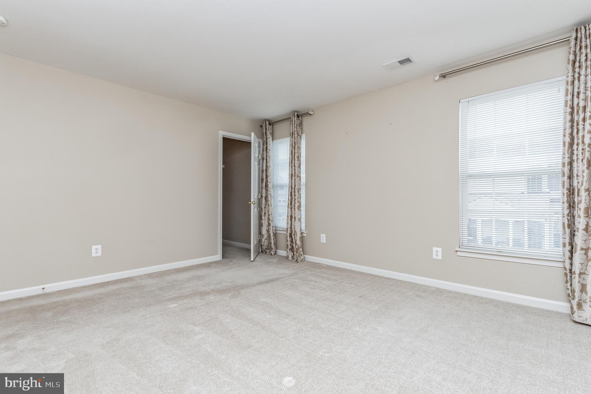 ASHBURN VILLAGE - Residential Lease